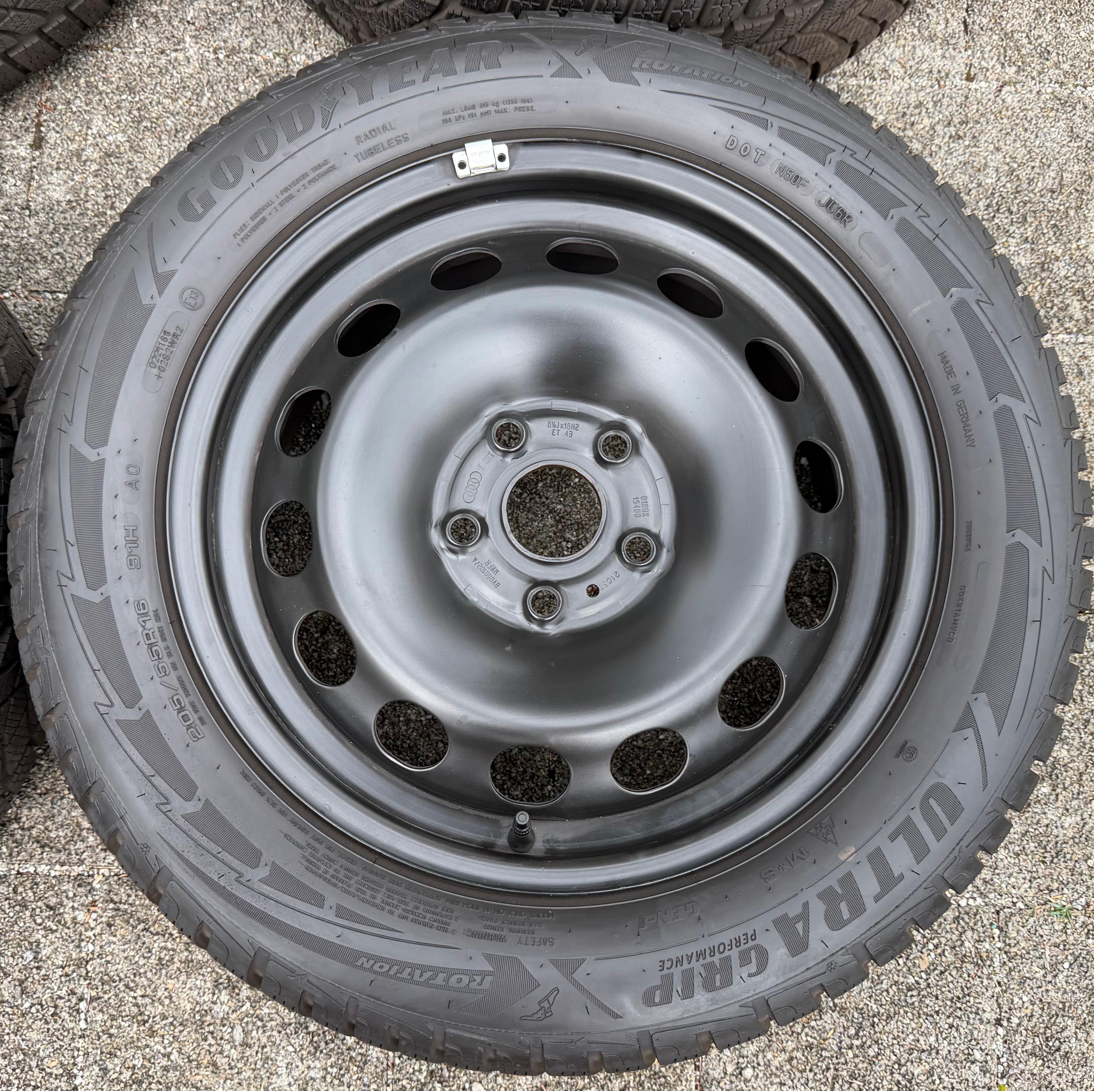4 Winterräder Audi A3 8V Sportback Cabrio  205/55R16 91H Goodyear 8V0601027A 2021