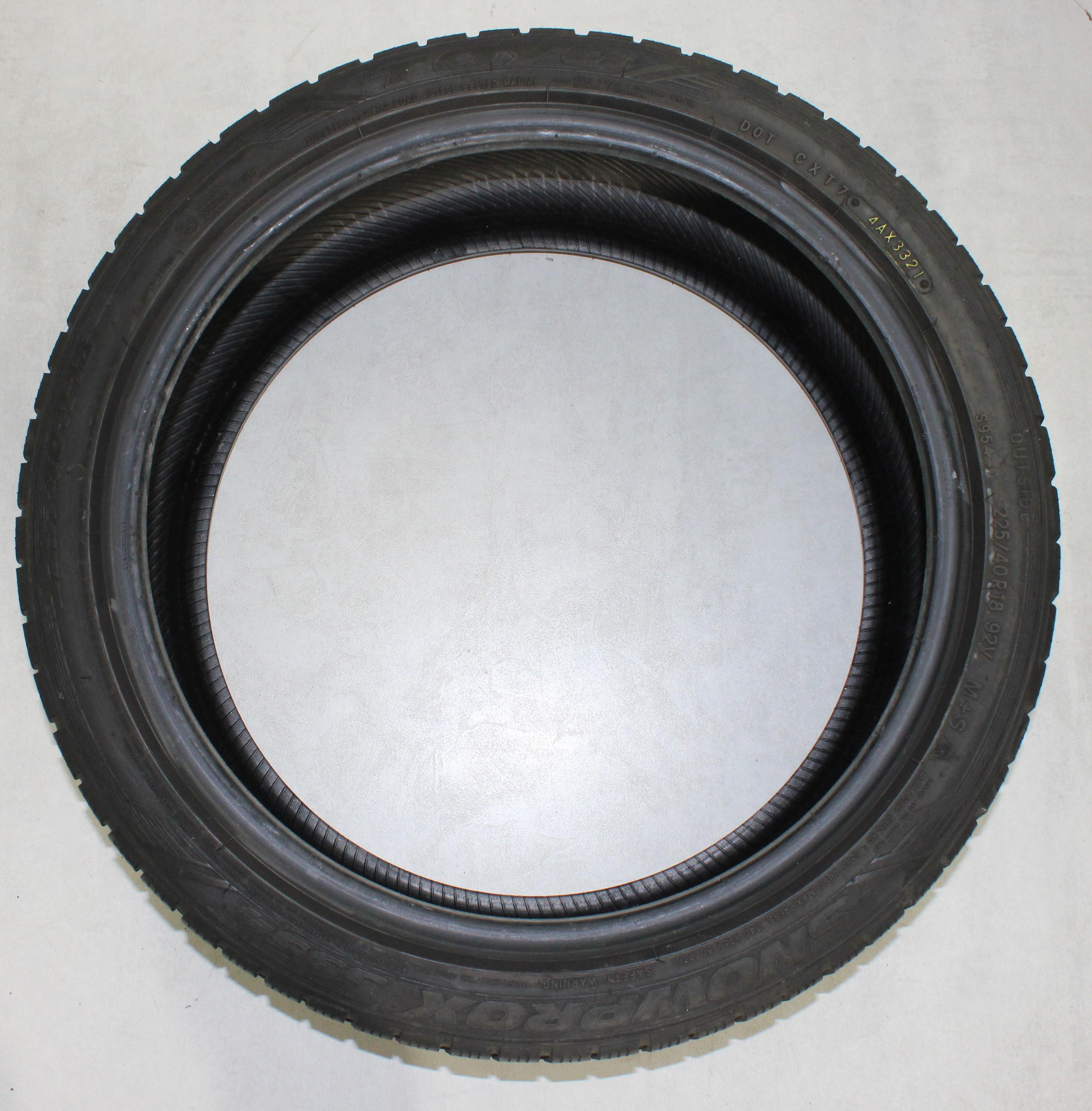 1 x 225/40R18 92V Winterreifen Toyo SnowProx S954 6-6,5mm 2021