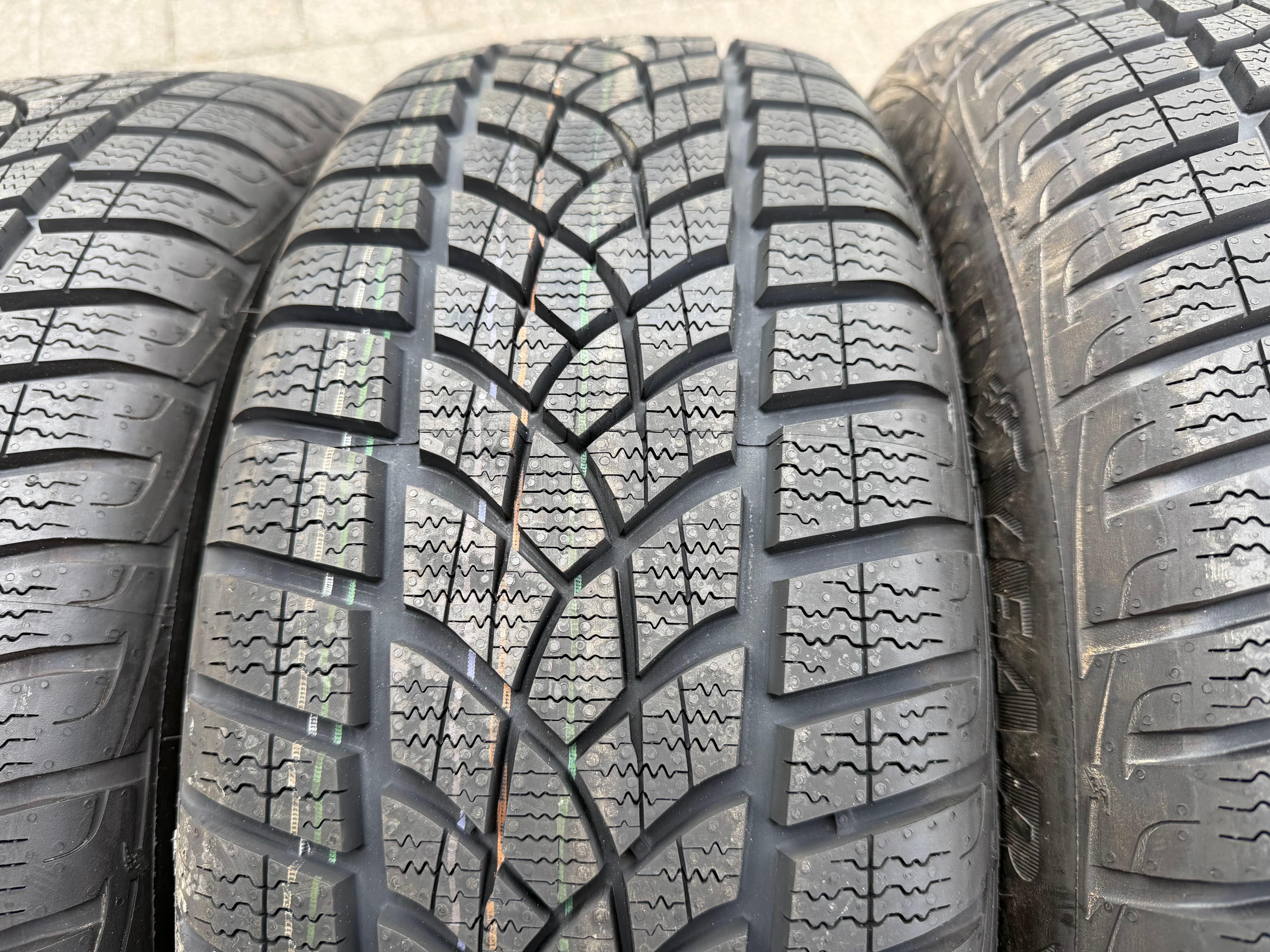 4 Original Alu Winterräder Audi A4 B9 8W 205/60R16 92H 8W0601025 Goodyear