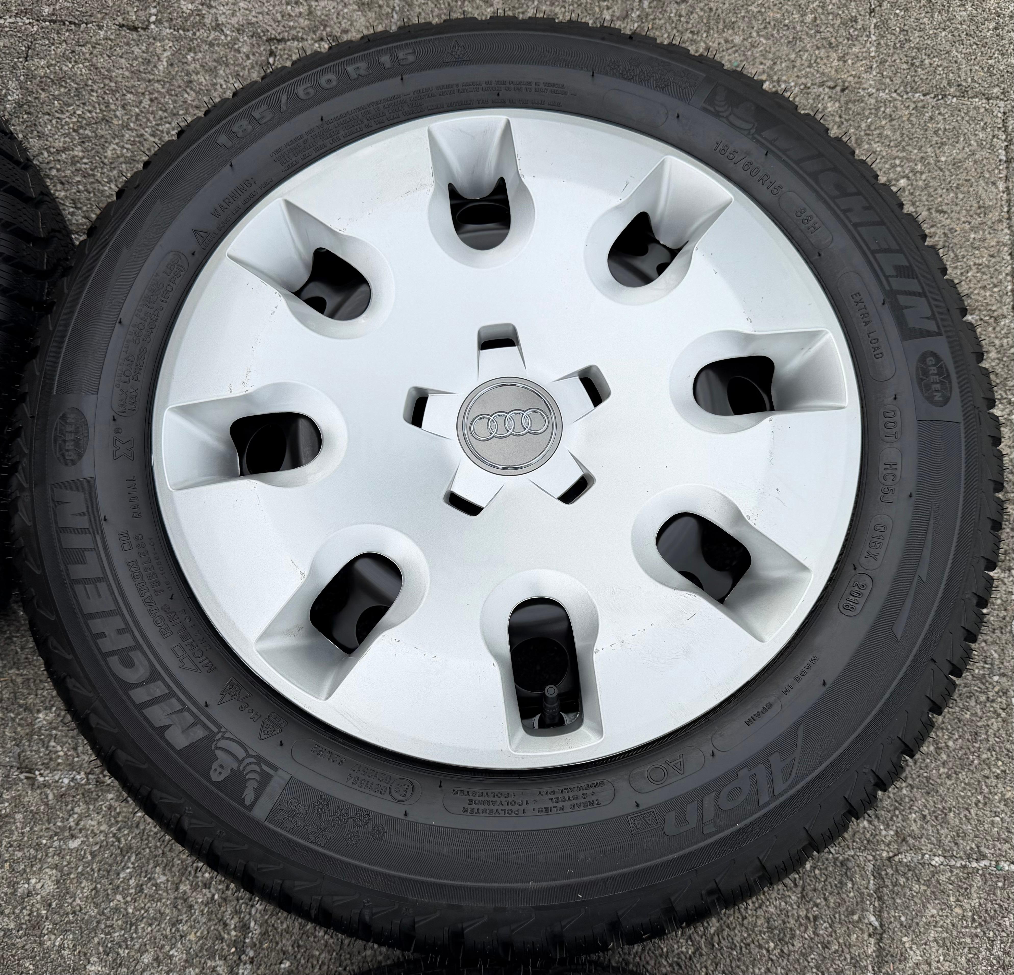 4 Winterräder Audi A1 8X 8X0601027C 185/60R15 88H Michelin Winterreifen