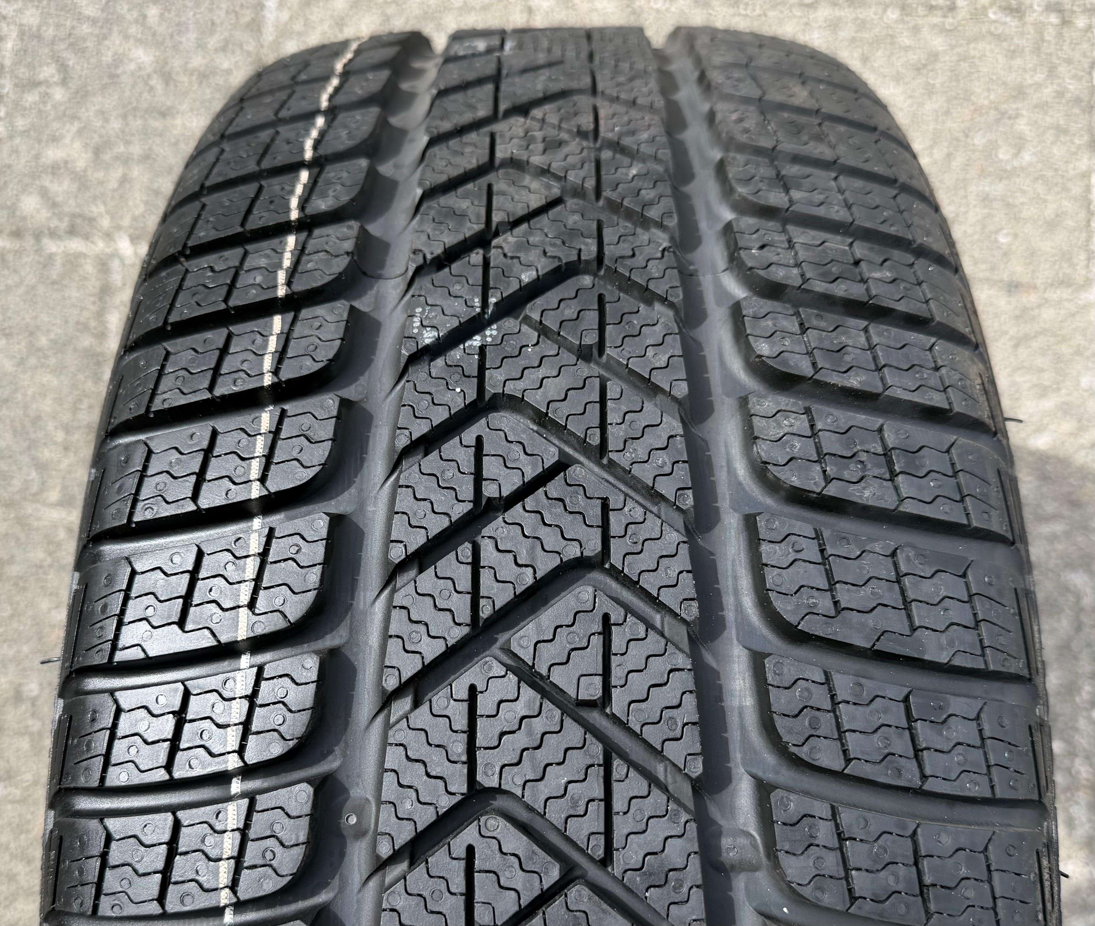 1 x 235/35R19 91V Winterreifen Pirelli Sottozero 3 R01 NEU 2023