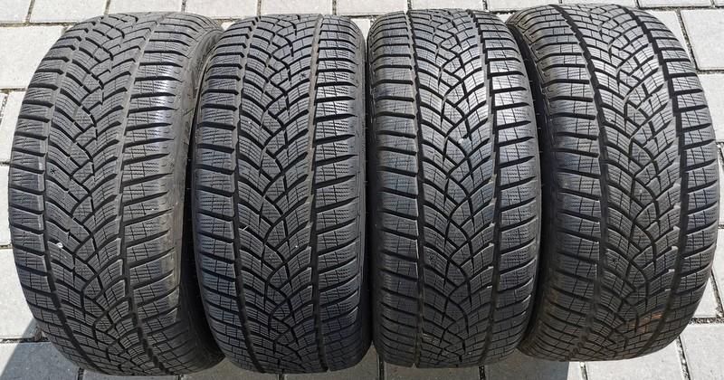 4 x 215/45R16 90V Winterreifen Goodyear Ultra Grip Performance 8mm 2018