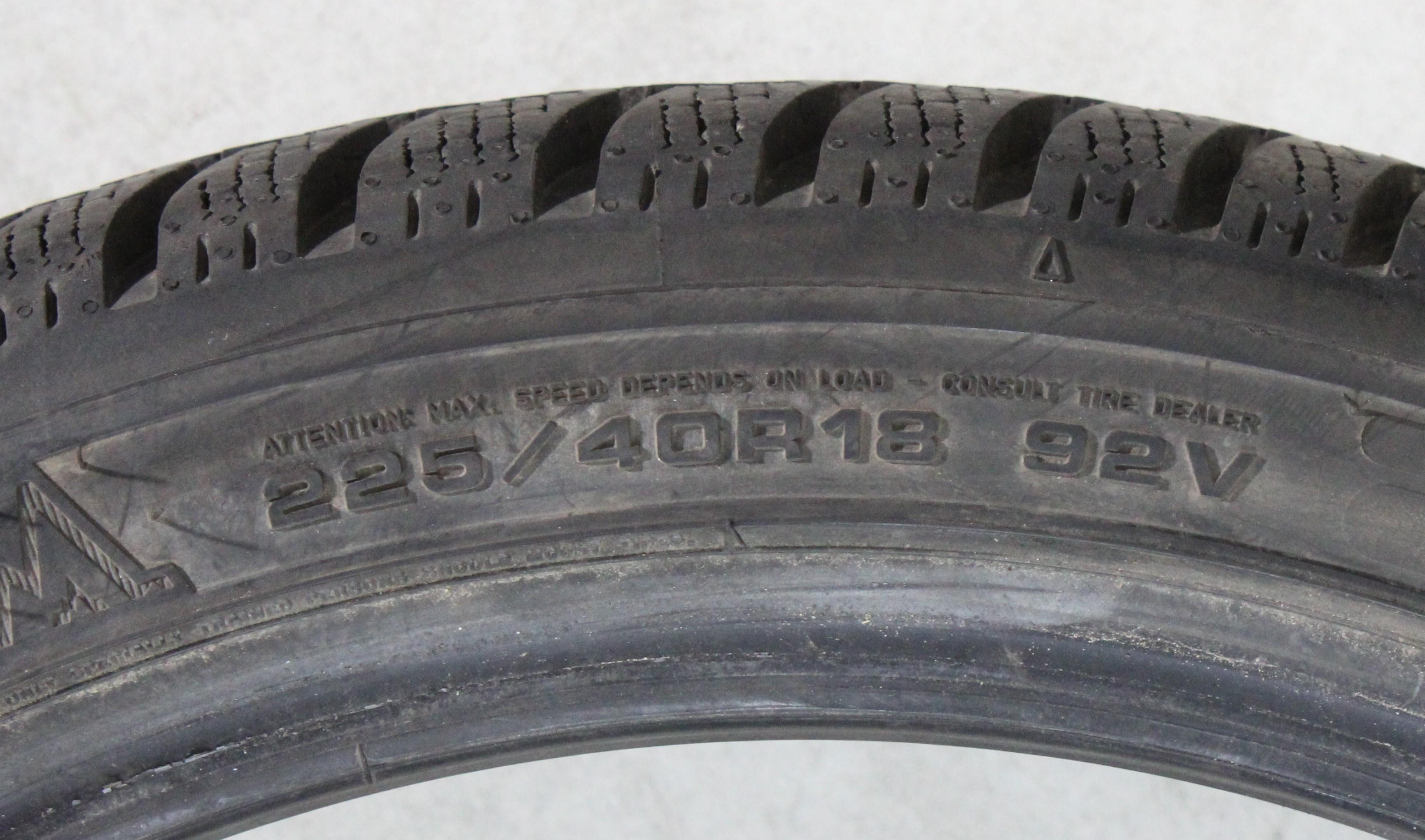 2 x 225/40R18 92V Winterreifen Dunlop Winter Sport 5 8-8,5mm 2020 XL