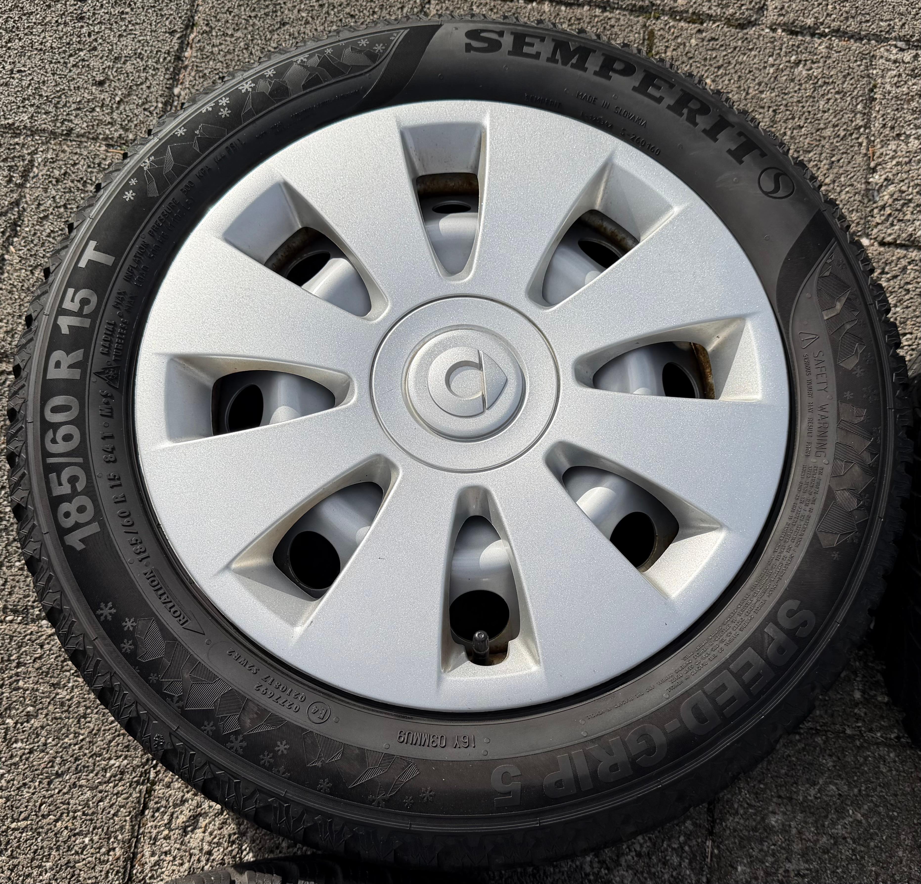 4 roues hiver d’origine Smart 453 165/65R15 81T 185/60R15 84T Semperit RDKS