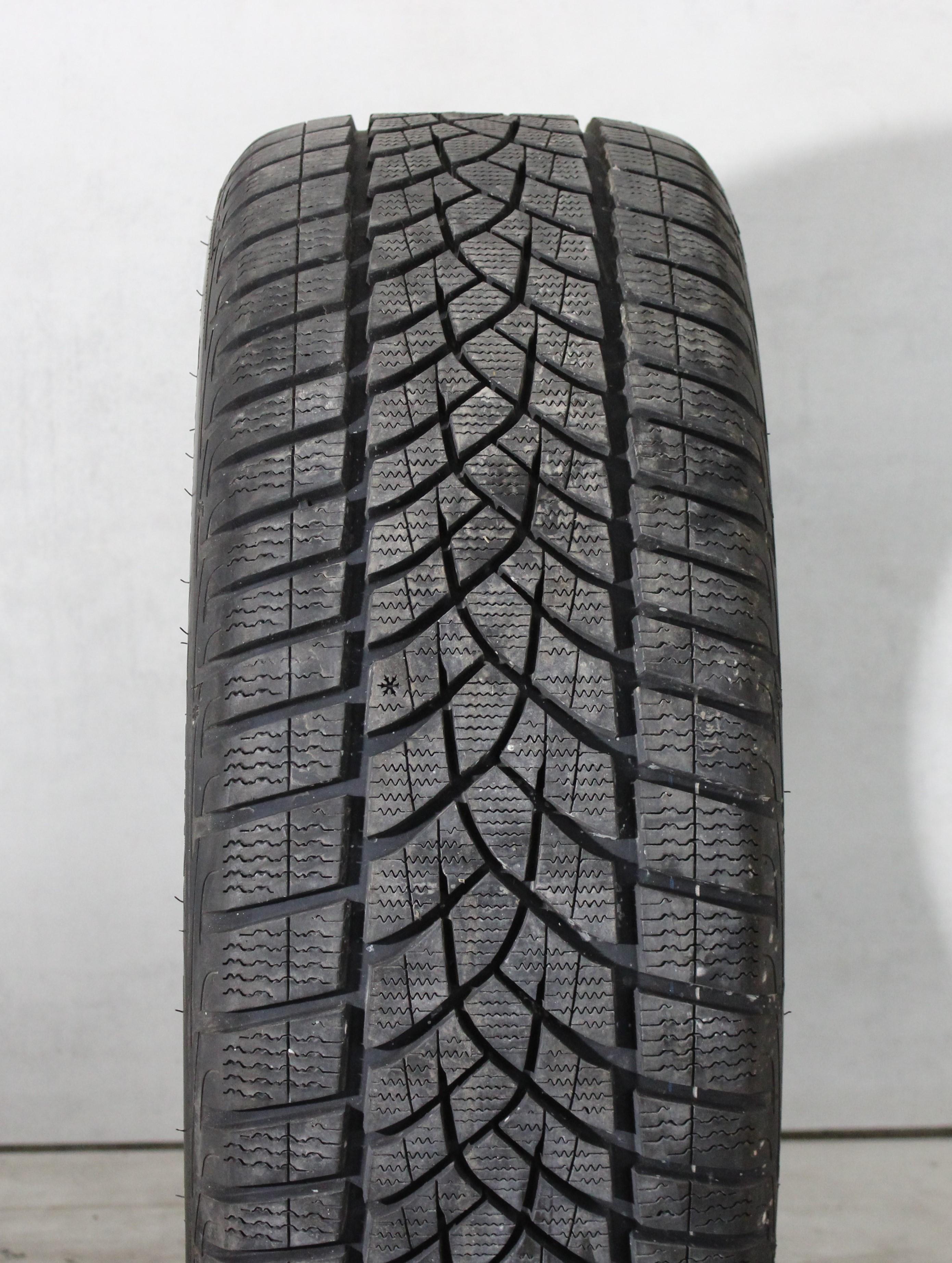 1 x 235/50R19 99V Winterreifen Goodyear UltraGrip Performance GEN-1 8mm 2020 AO