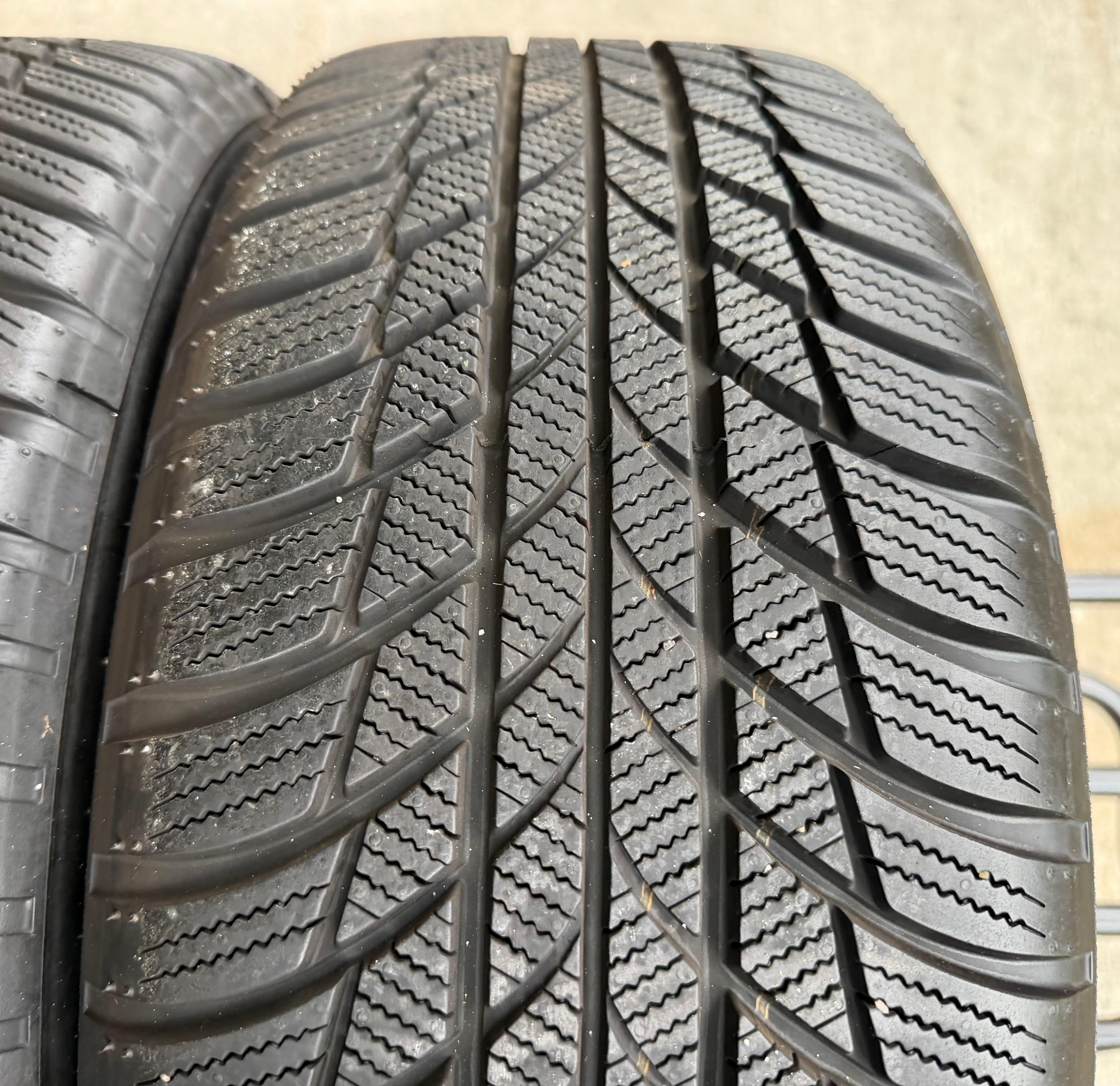 4 Original 17" Alu Winterräder Audi Q2 215/55R17 94V Bridgestone