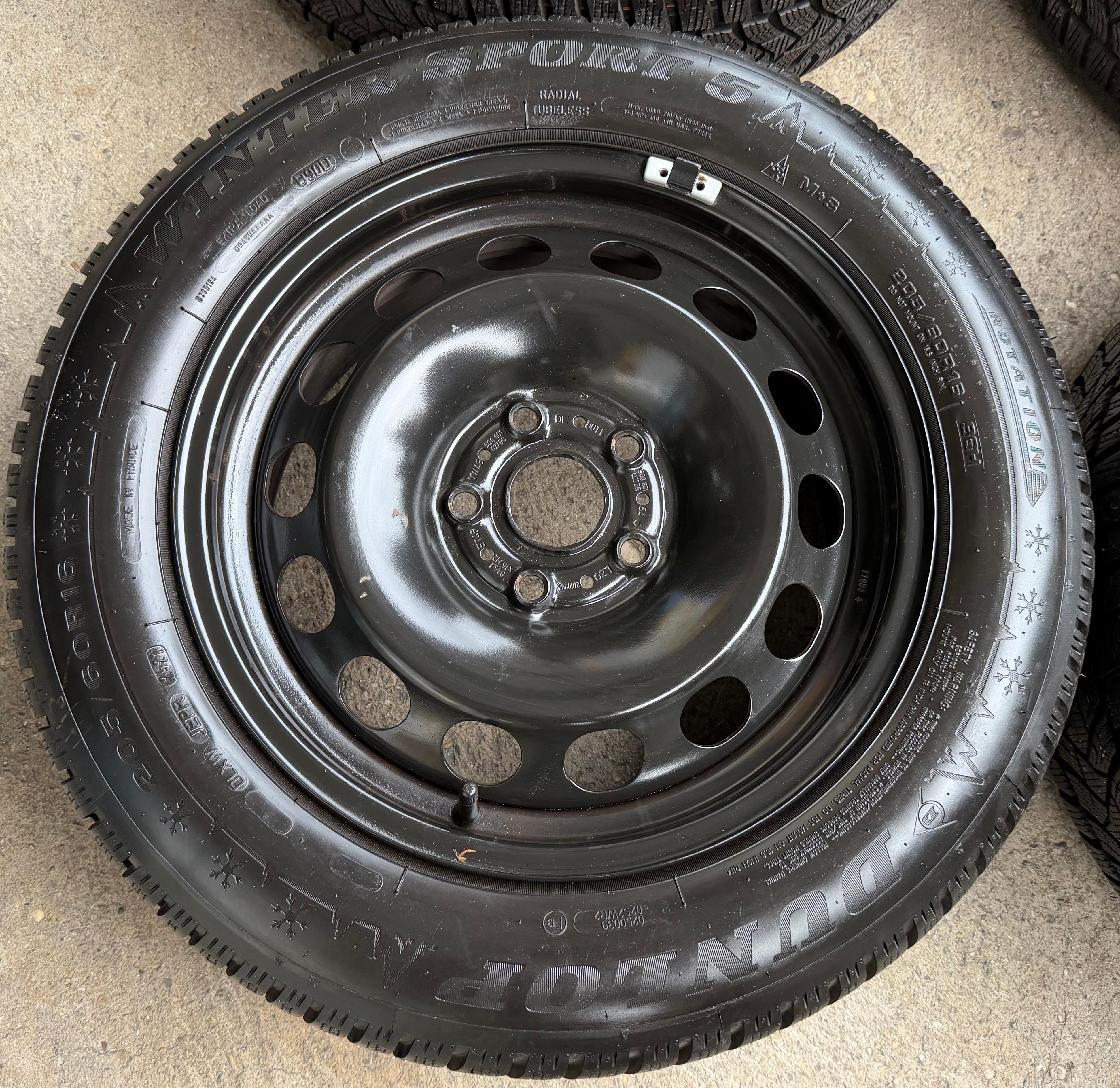 4 roues hiver Skoda Octavia IV 4 NX 205/60R16 96H 5Q0601027BQ DUNLOP