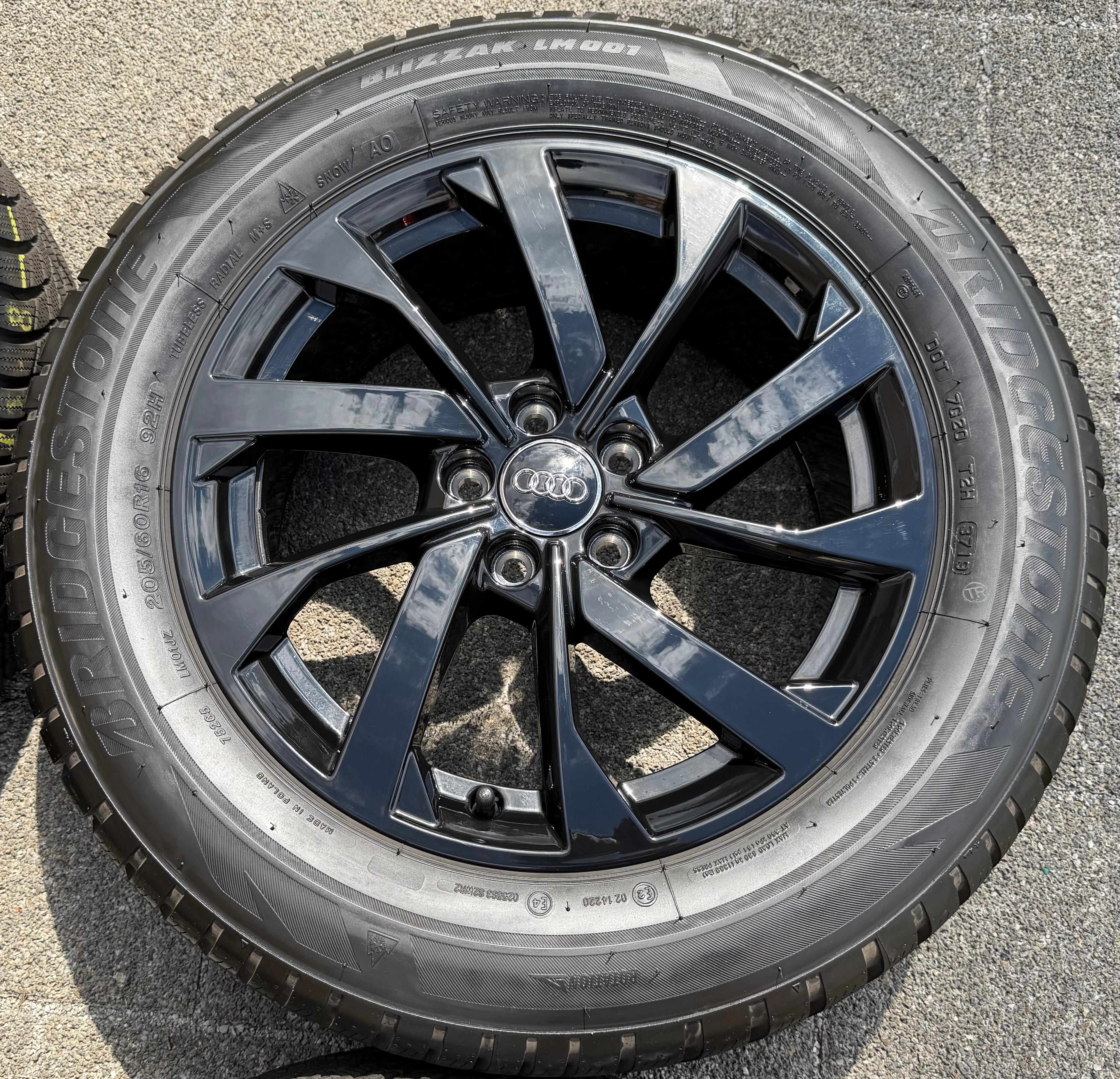 4 ruote complete in lega originali invernali Audi A1 Allstreet City Carver GBH 82B071496 Bridgestone