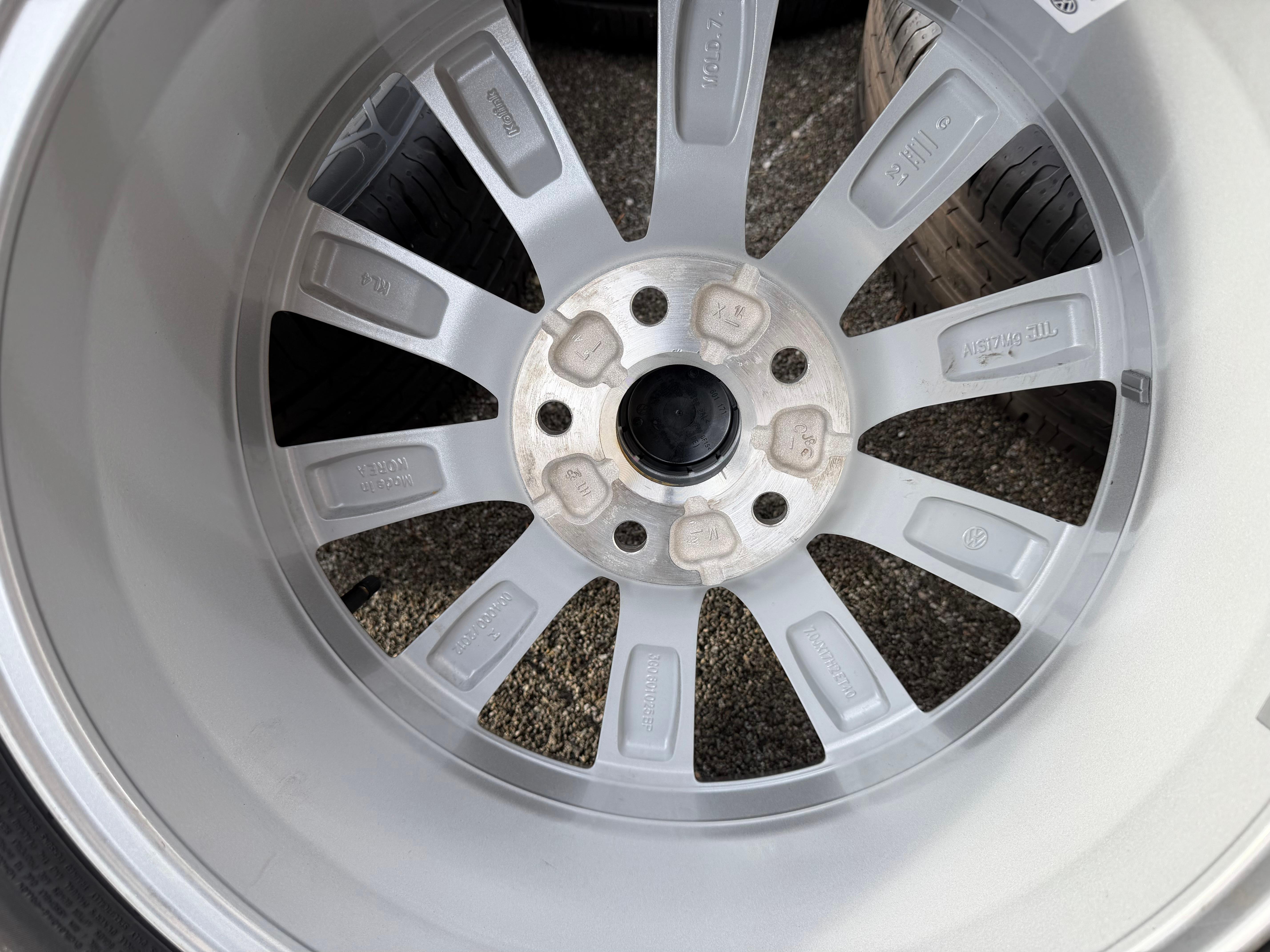 4 Original 17" Alu Sommerräder VW Passat 3G B8 B81 3G0601025BP London