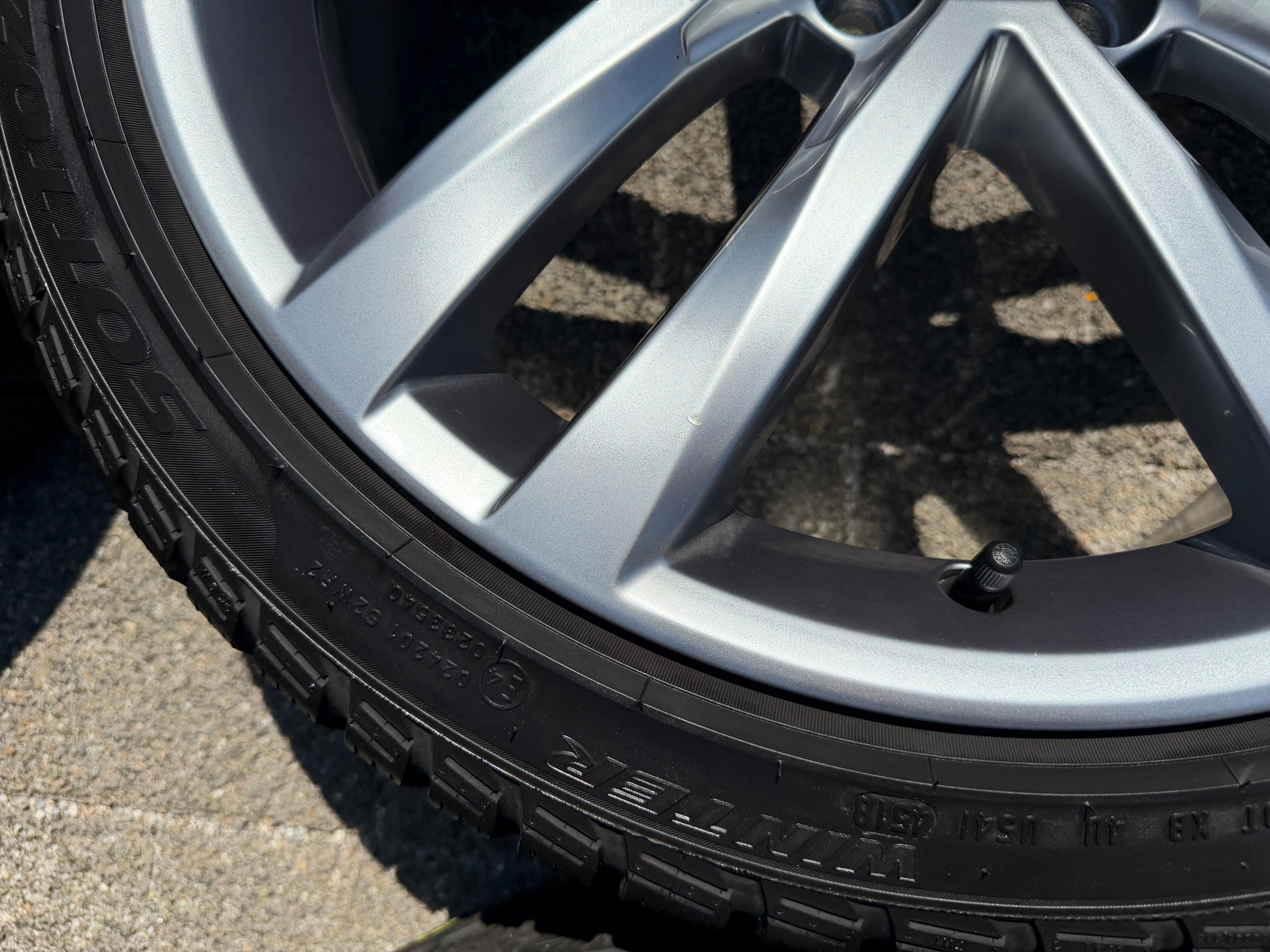 4 Original 18" Alu Winterräder VW Golf VII 7 AU 225/40R18 92V Salvador 5G0601025AF