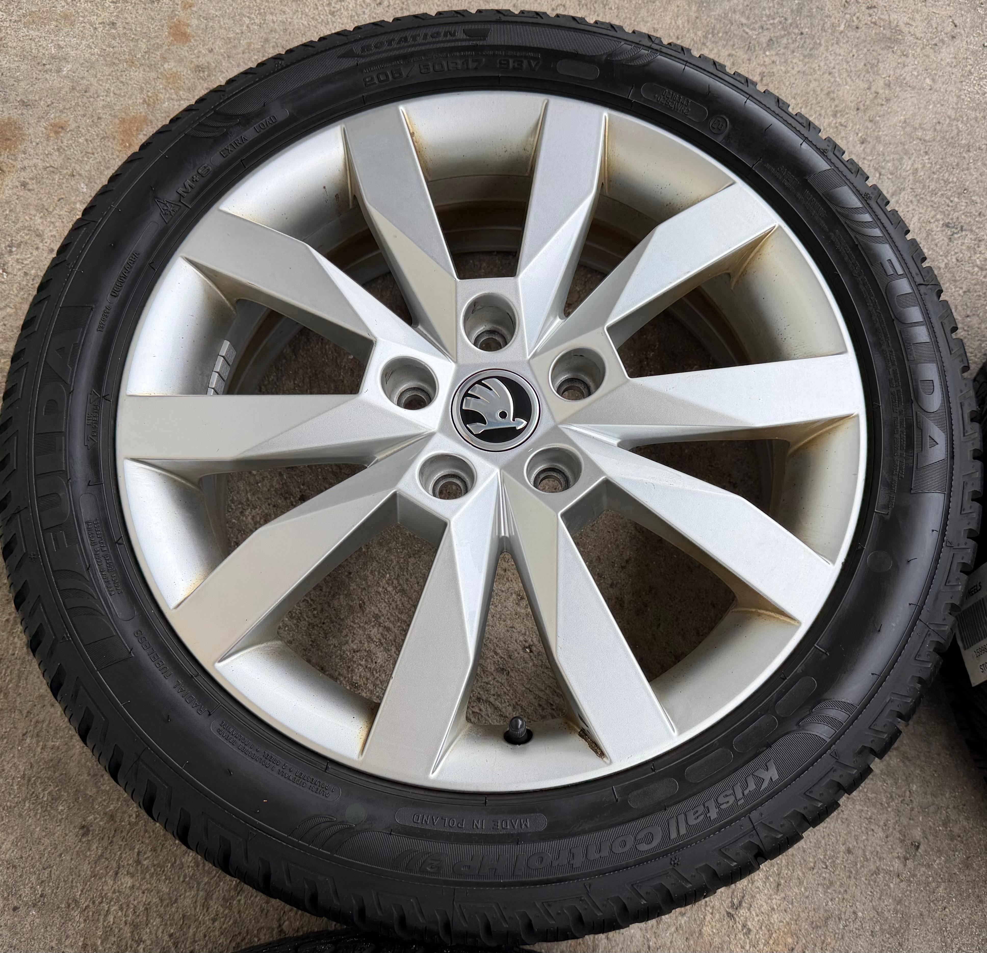 4 Original 17" Alu Winterräder Skoda Octavia 3 5E 5E0601025 205/50R17 93V FULDA