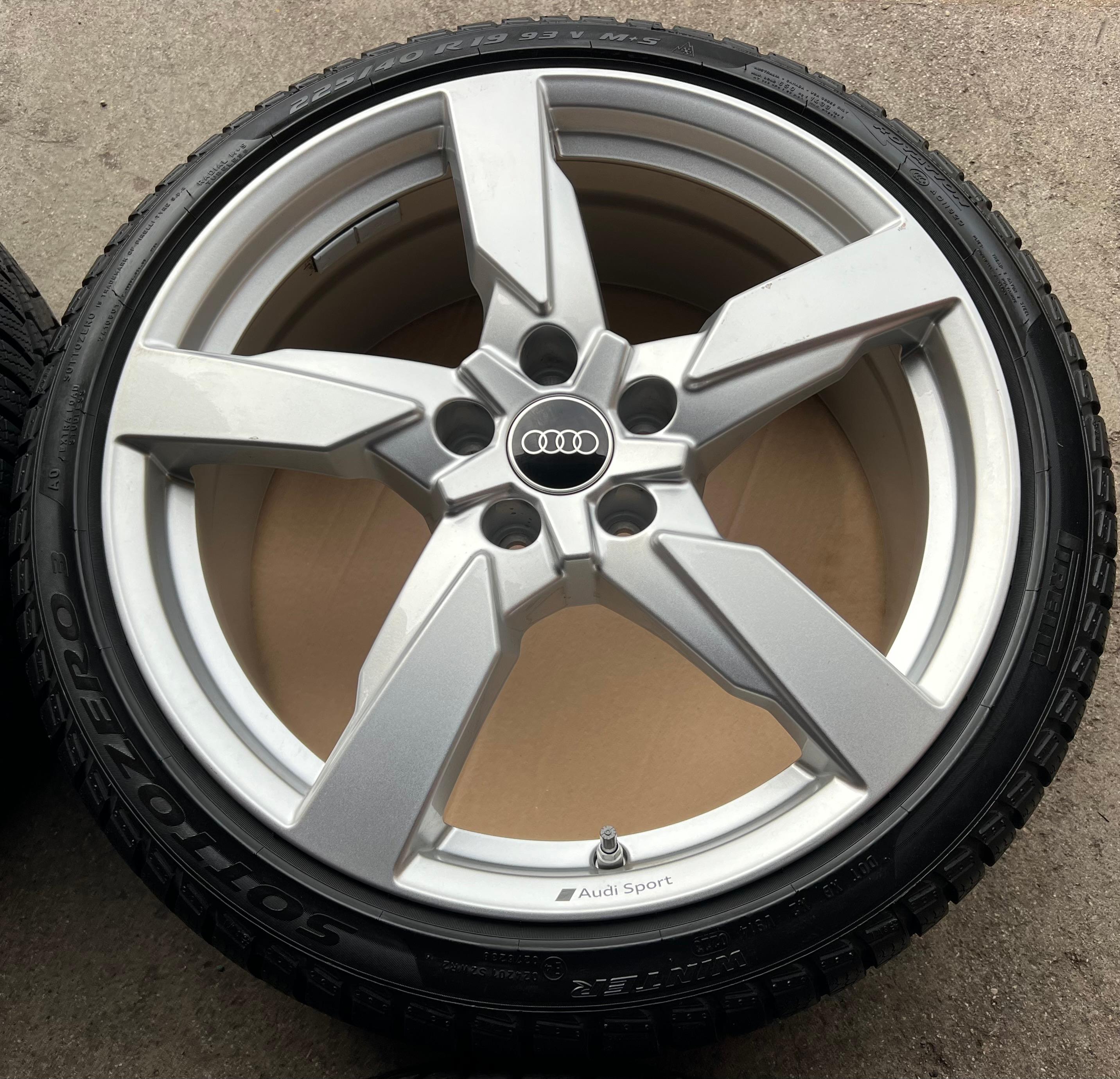 4 ORIGINAL 19" ALU WINTERRÄDER AUDI TT TTS 8S 8S0601025AG 225/40R19 93V PIRELLI