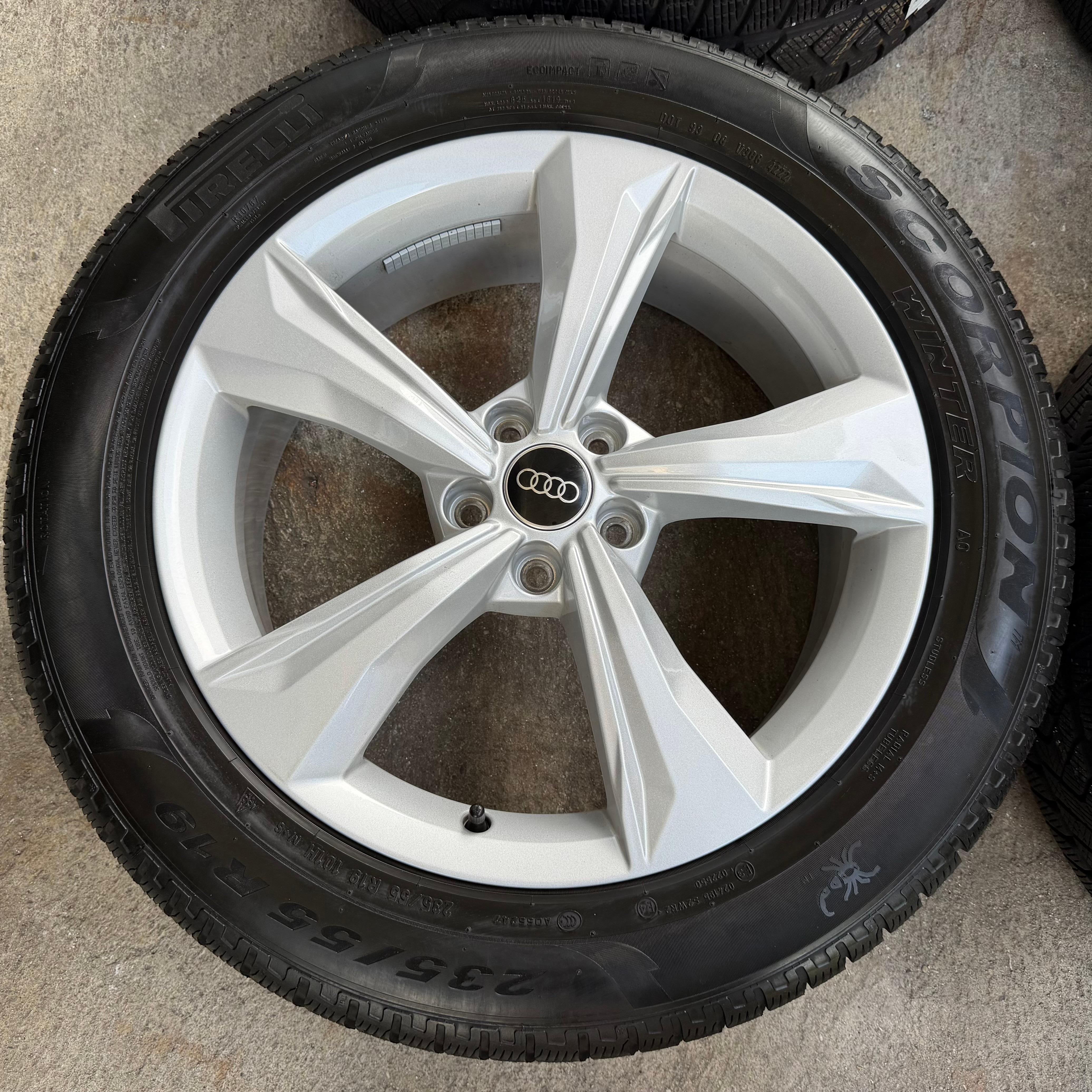 4 Original 19" Alu Winterräder Audi Q5 SQ5 FY 80A601025K 235/55R19 101H Pirelli Pirelli