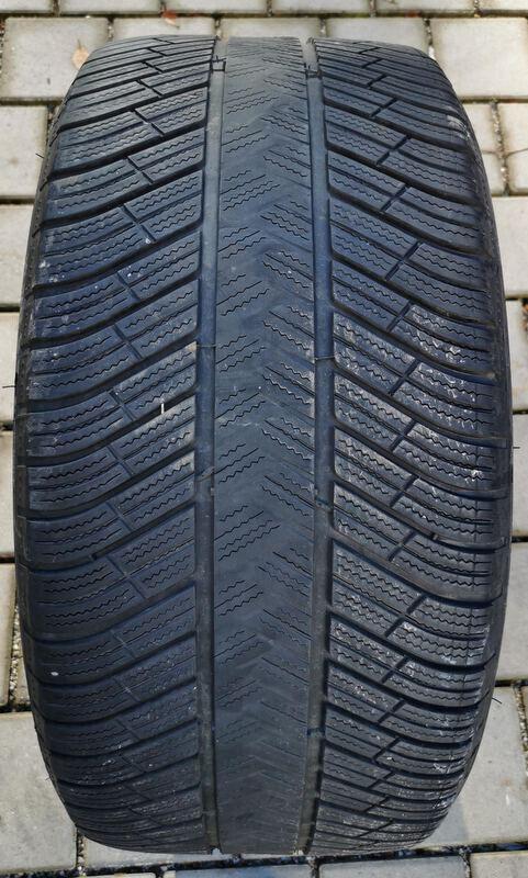 1 x 295/40R20 106V Winterreifen Michelin Latitude Alpin LA2 N0 in der Mitte 4-4,5mm und auf den Schultern 5,5-6mm 2016