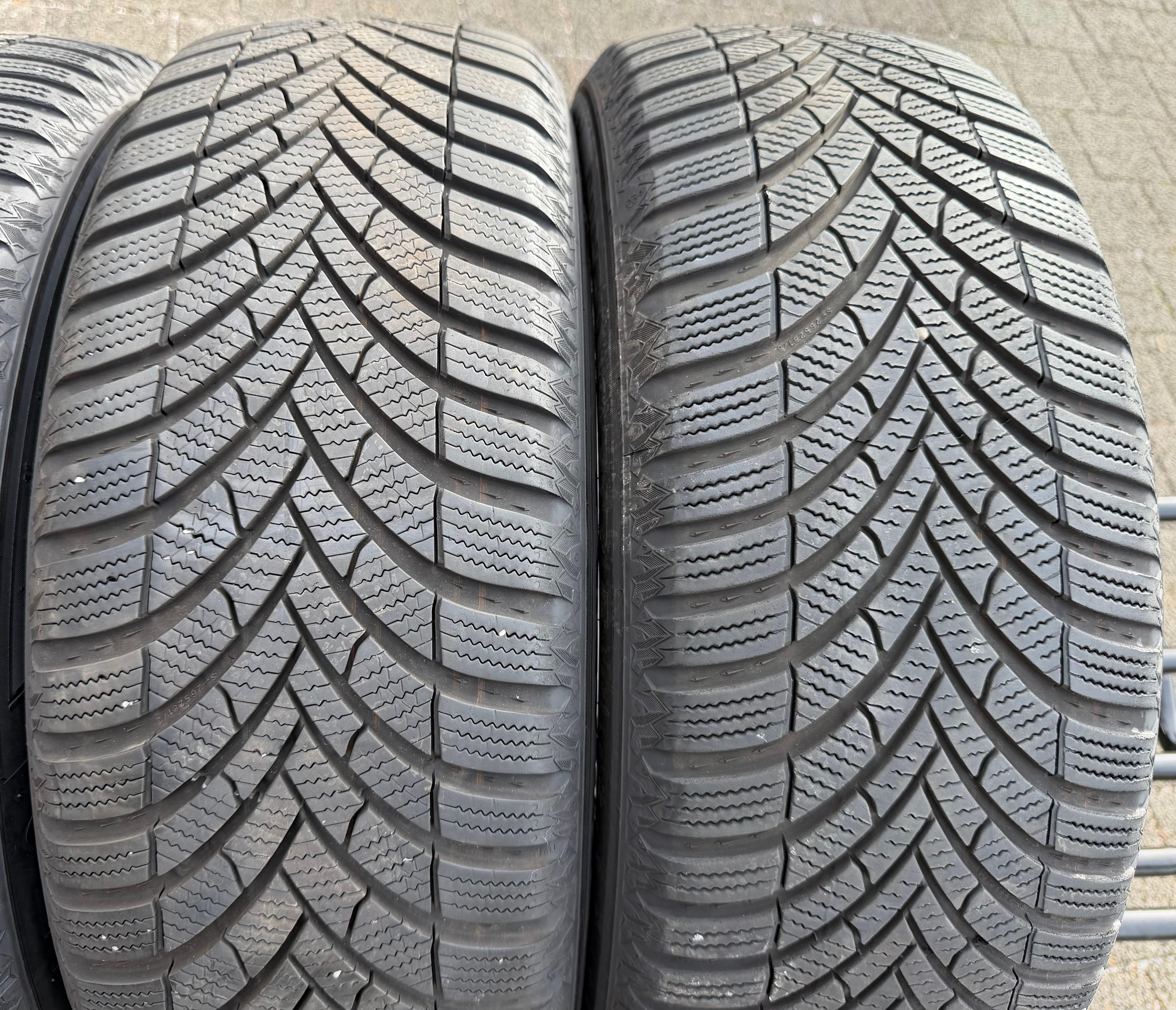 4 ruedas de invierno de aluminio originales de 16" para Skoda Superb III 3V 215/55R17 98V 3V0601025AS