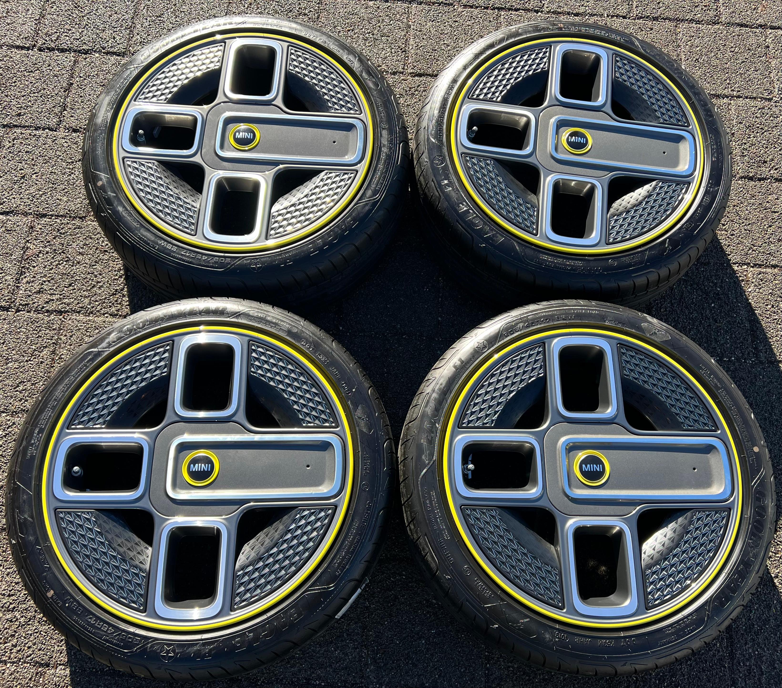 4 ORIGINELE 17" ALUMINIUM ZOMERWIELEN MINI F55 F56 F57 ELEKTRISCHE SPAAK 737 6889171