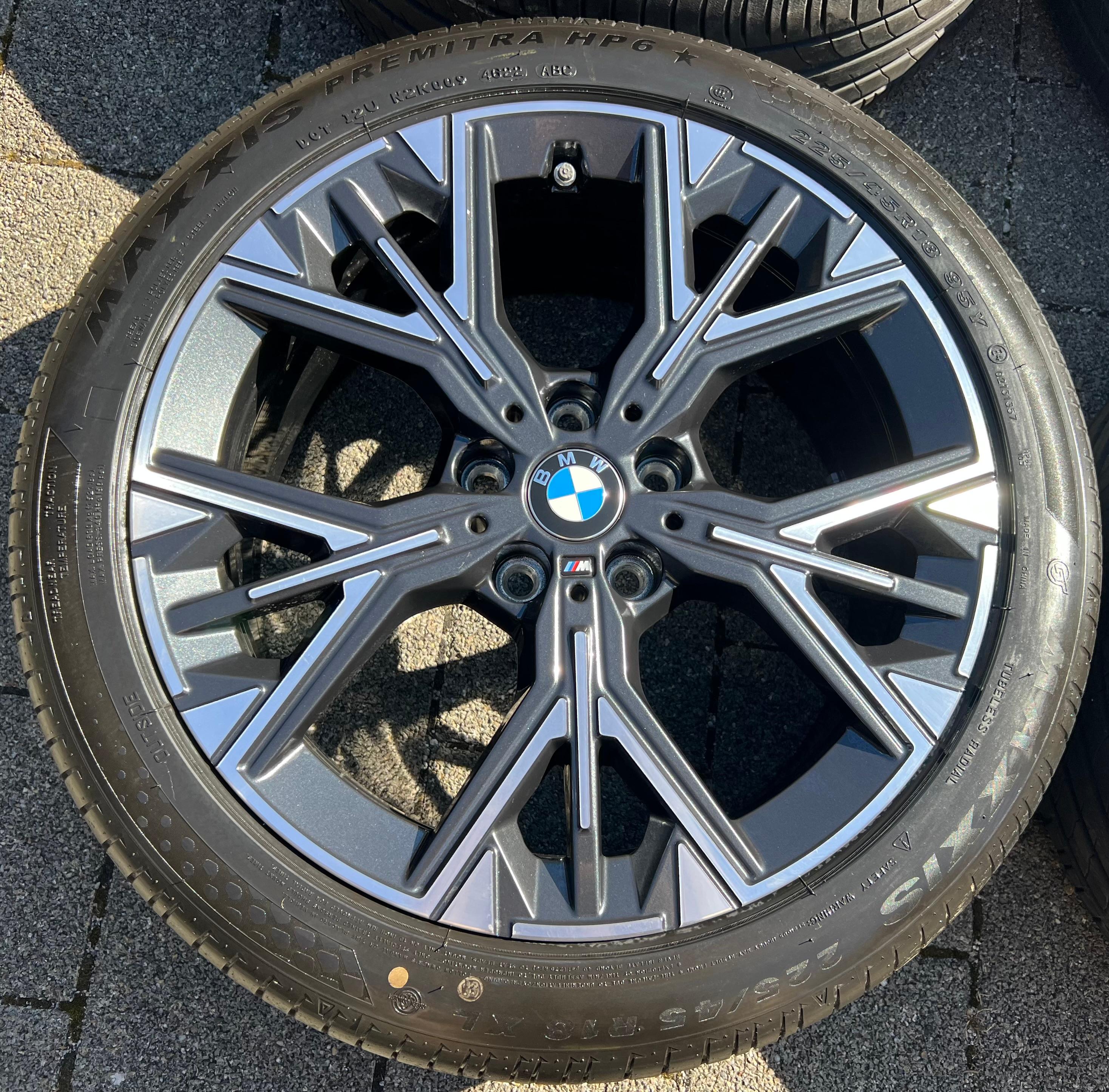 4 ROUES D'ÉTÉ ORIGINALES 18" EN ALUMINIUM BMW SÉRIE 1 F70 5A35E68 225/45R18 95Y M975