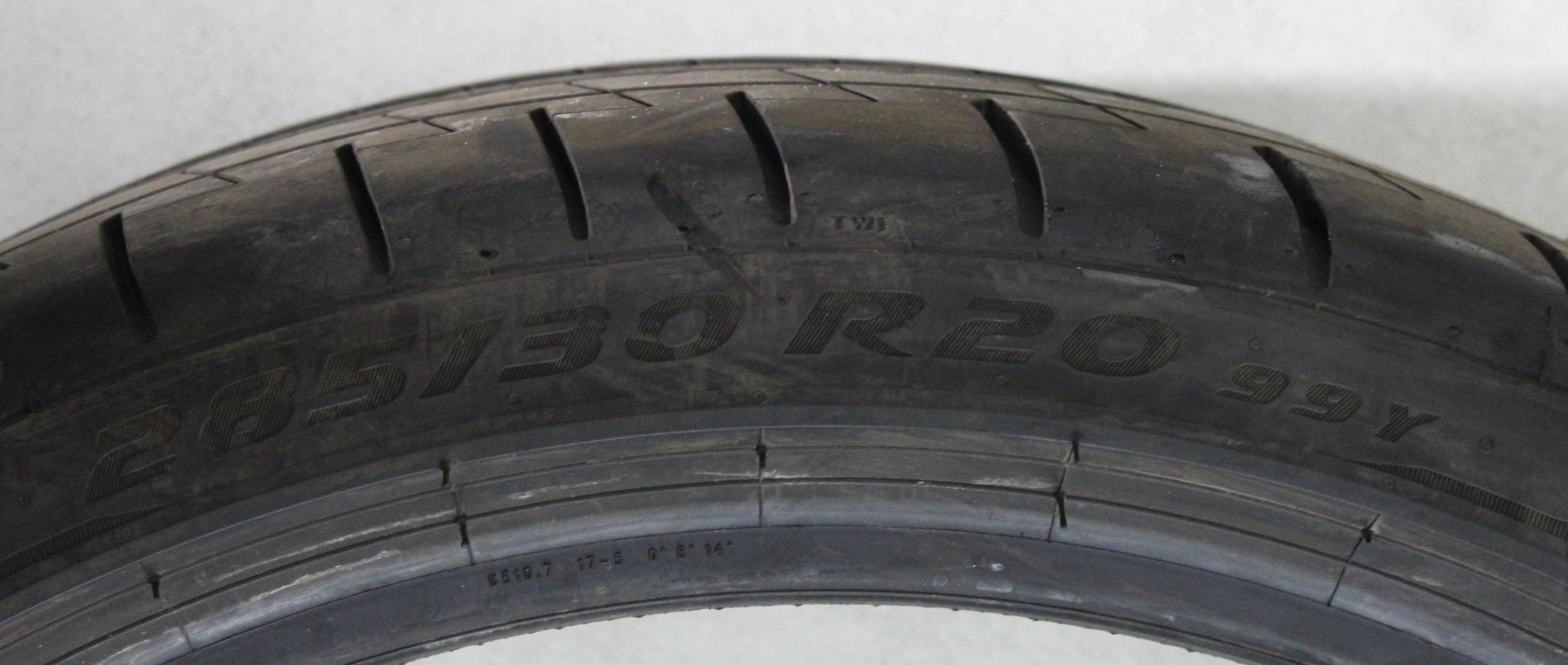 1 neumático de verano Pirelli P Zero PZ4 285/30R20 99Y * Profundidad de dibujo: 6-6,5 mm, 2026