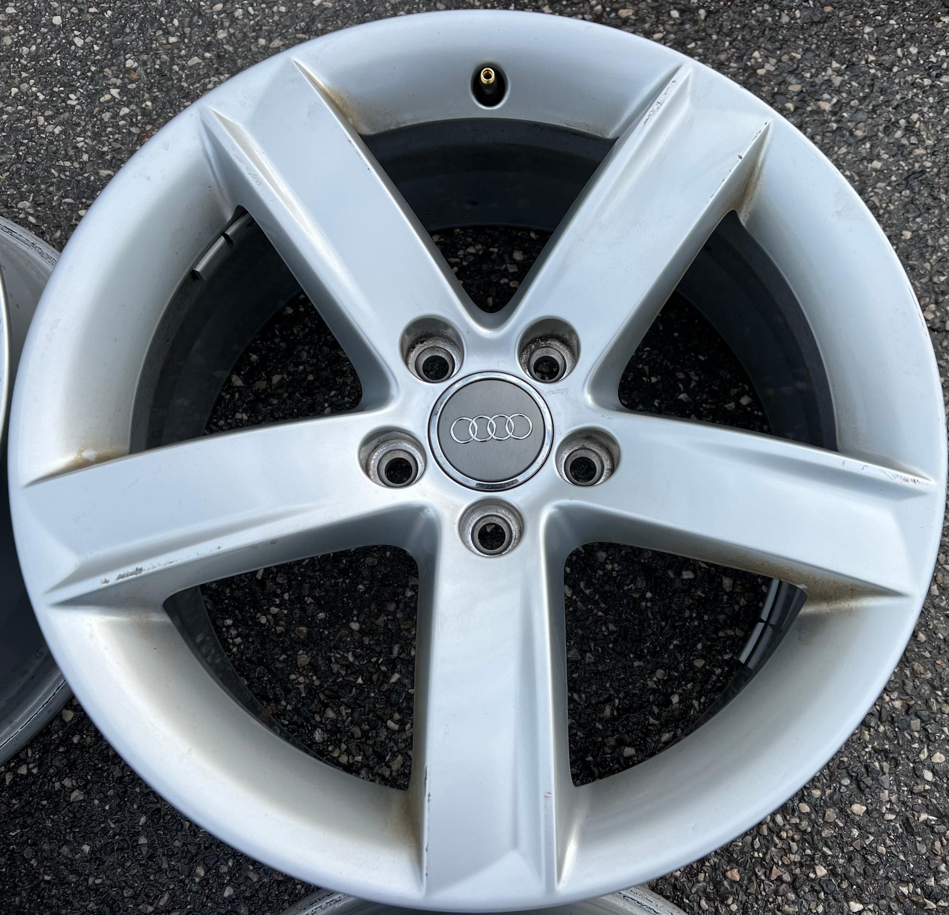 4 CERCHI ORIGINALI IN ALLUMINIO DA 17" AUDI A5 8T 8T0071497 CONSEGNA GRATUITA