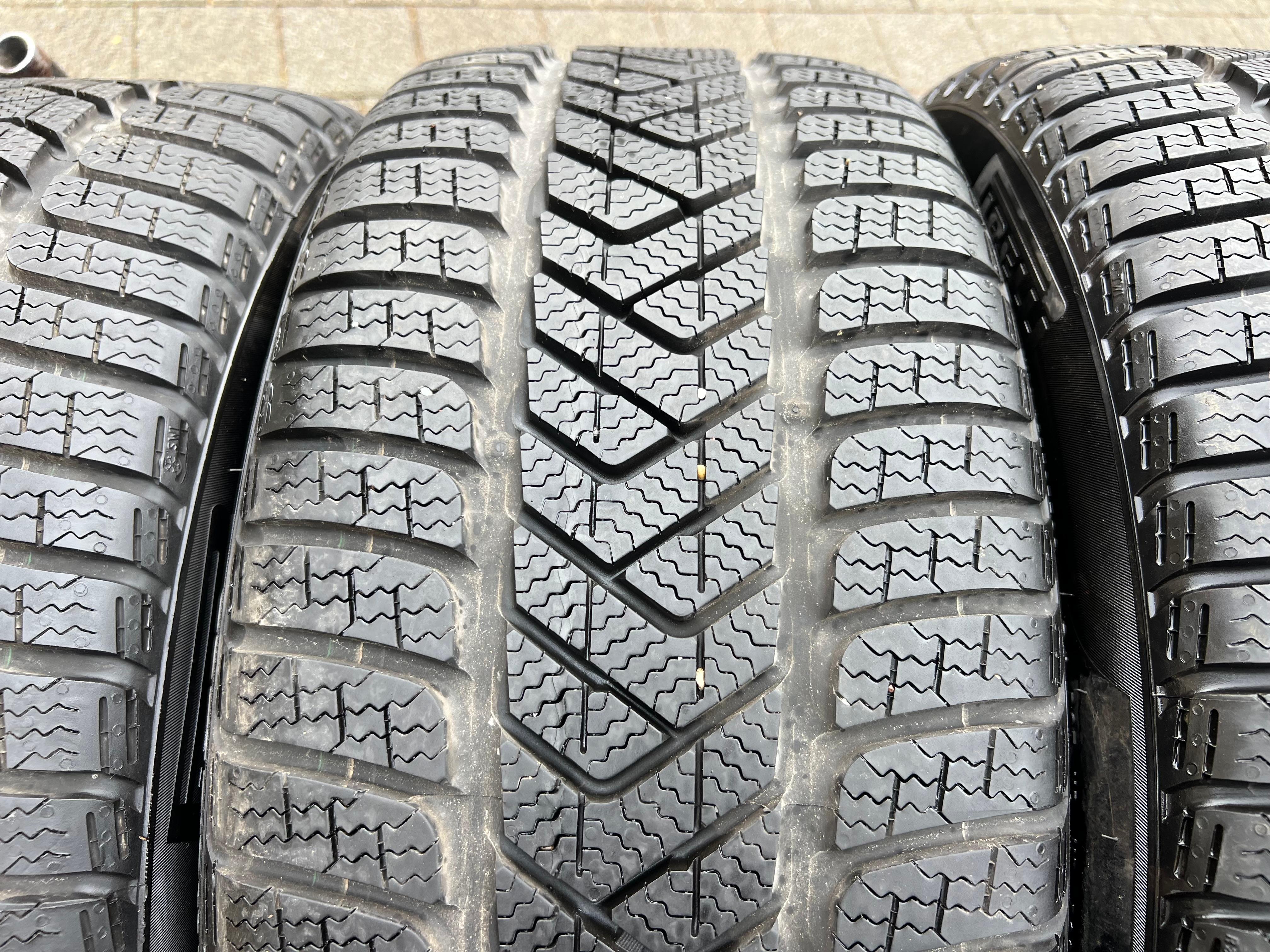 4 CERCHI INVERNALI ORIGINALI IN ALLUMINIO DA 18" AUDI TT TTS 8S 8S0601025D 245/40R18 98V PIRELLI CONSEGNA GRATUITA