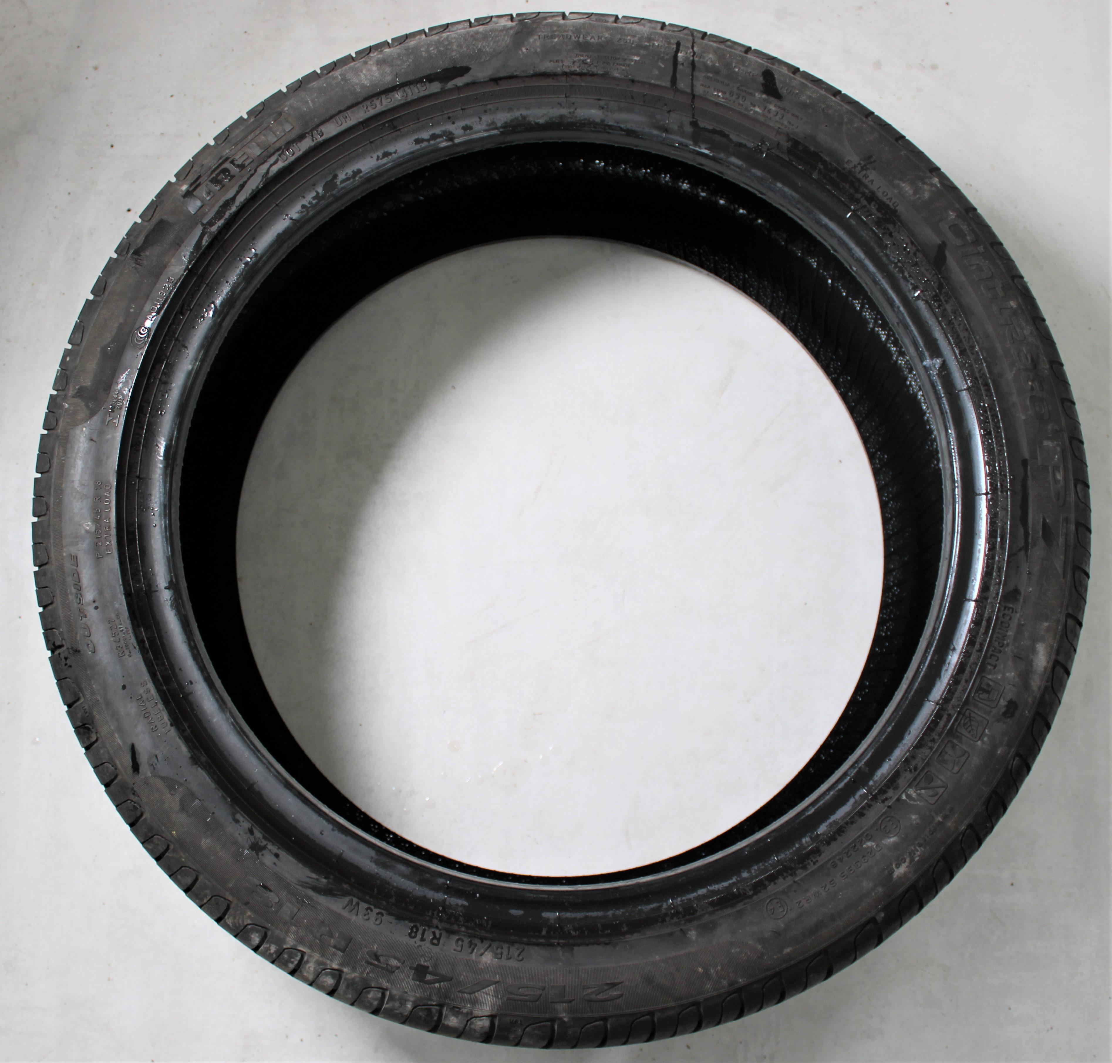 4 x 215/45R18 93W Sommerreifen Pirelli Cintuarto P7 2x 4,5-5mm und 2x 5-5,5mm 2018/2019