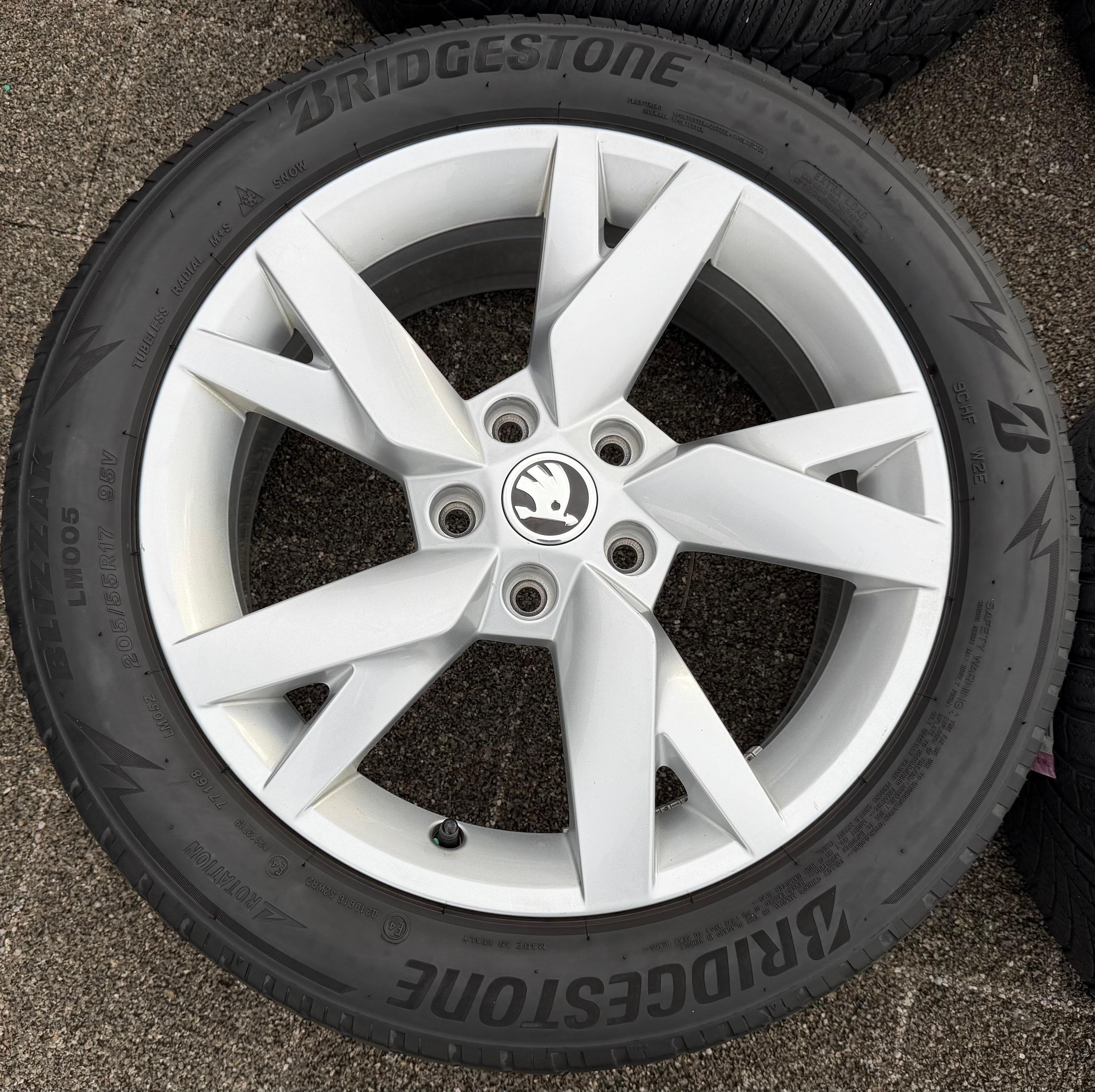 4 Original 17" Alufelgen Skoda Octavia IV 4 NX LYRA 5E3601025AC 6,5x17 ET46