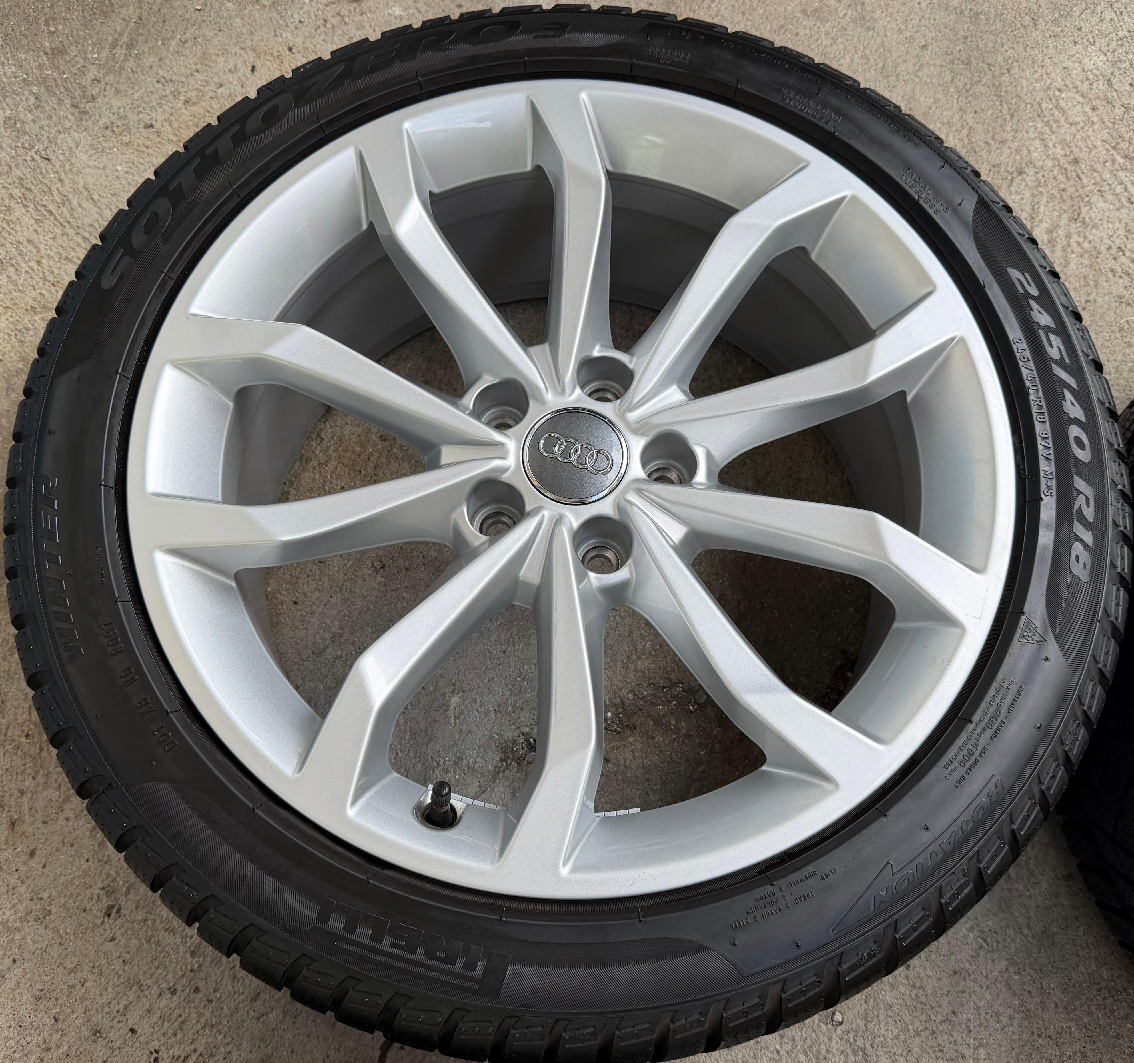 4 Original 18" Alu Winterräder Audi A4 S4 8W B9 8W0601025H 245/40R18 97V 2022