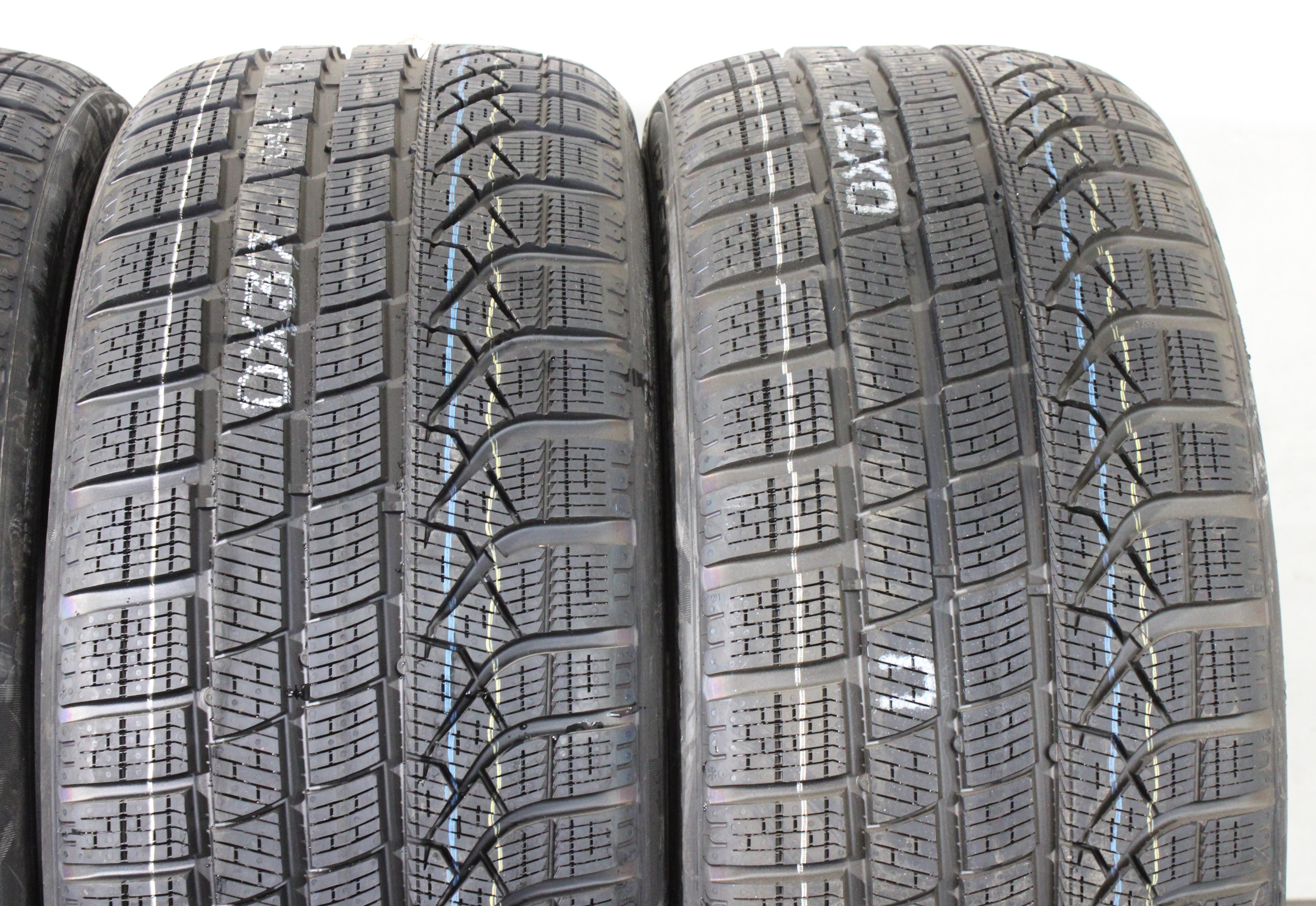 4 x 245/35R19 93V Winterreifen Pirelli Pzero Winter AO Volles Profil 2022