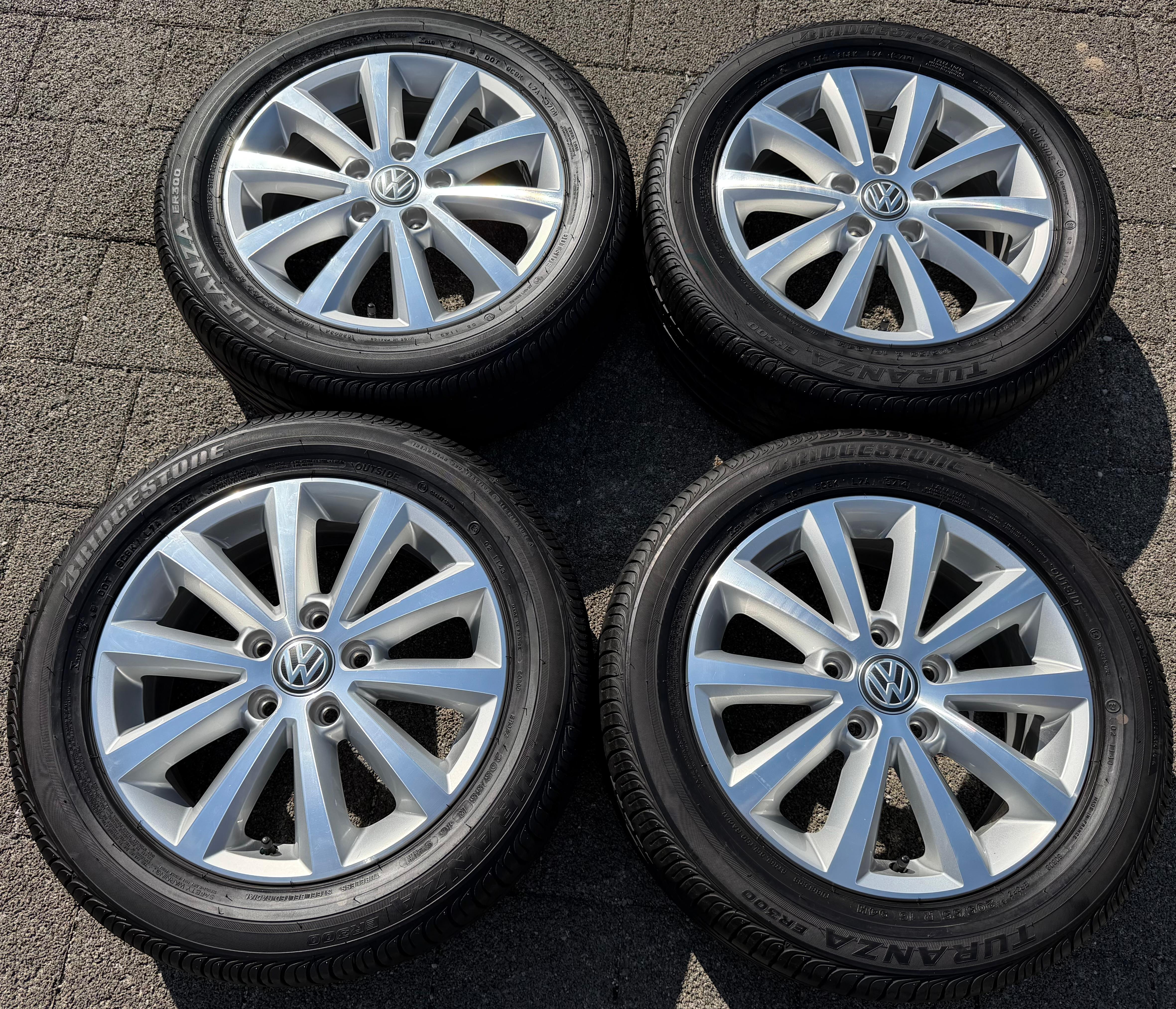 4 ruote estive originali in lega VW Golf 5 6 Touran Jetta Caddy 2K5601025G 205/55R16 94H