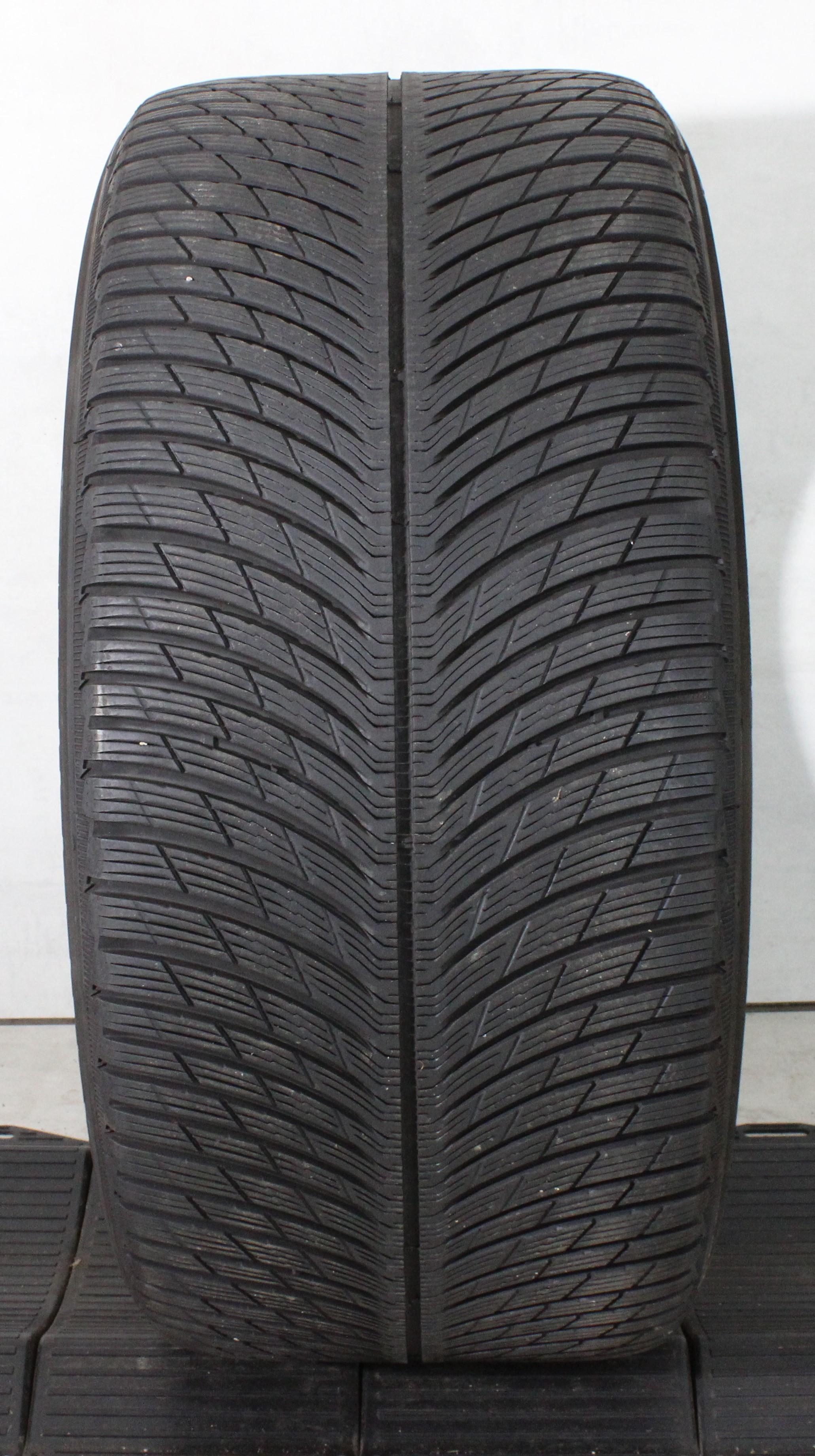 1 x 305/40R21 113V Winterreifen Michelin Pilot Alpin 5 SUV NCO in der Mitte 4,5mm und auf den Schultern 5,5-6mm 2024 XL