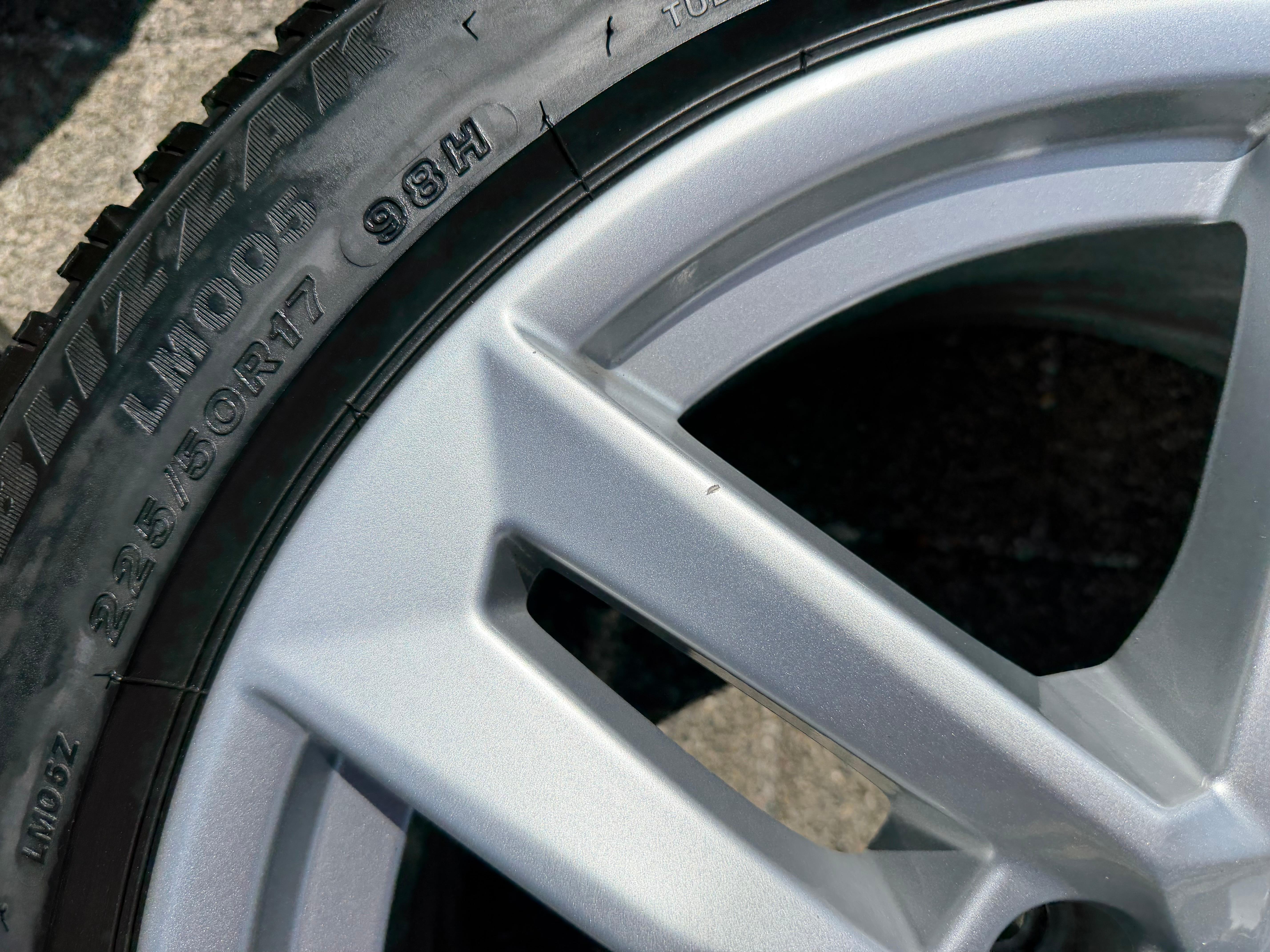 4 Original 17" Alu Winterräder Audi A4 B9 8W 8W0601025P 225/50R17 98H Bridgestone
