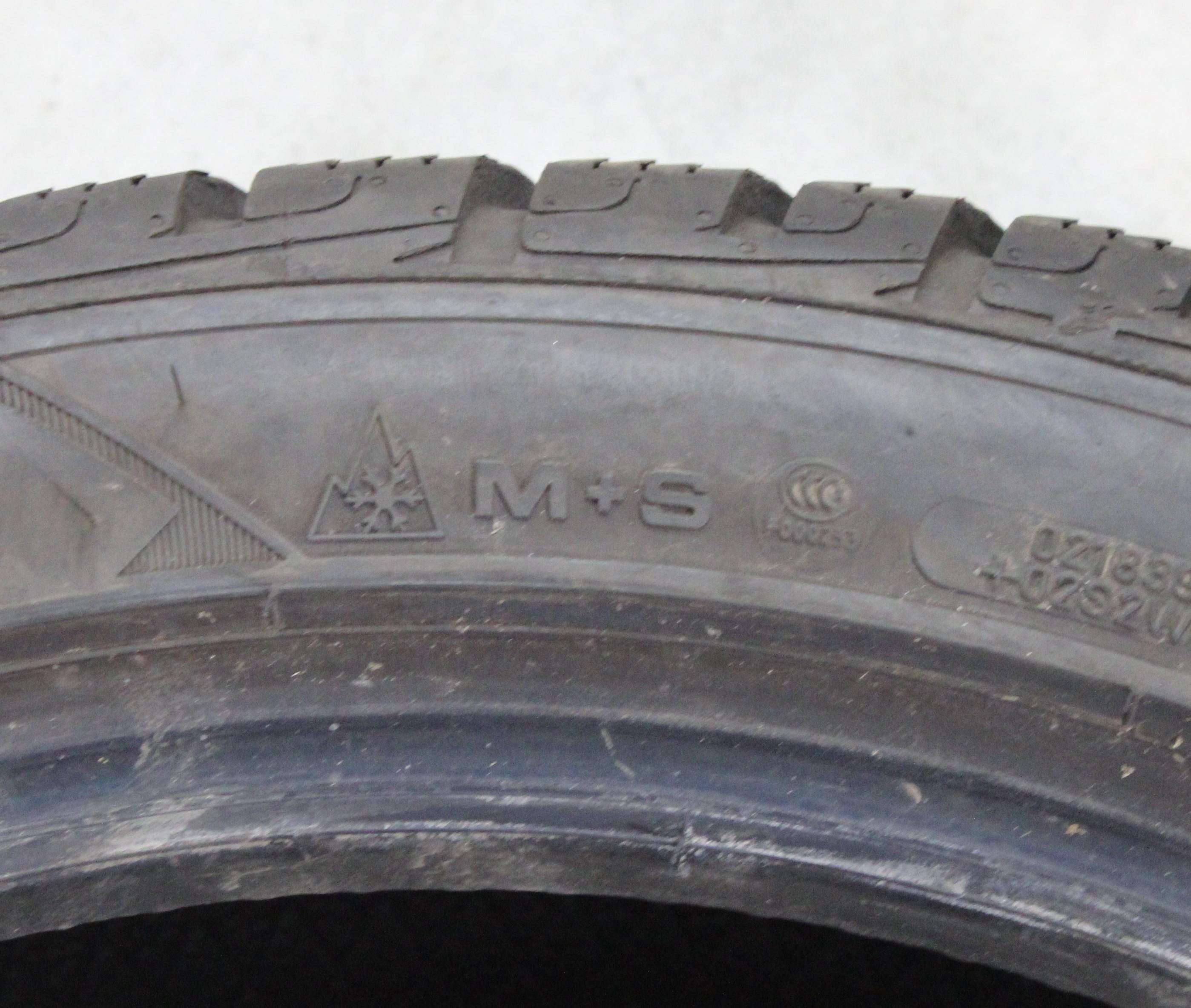 1 x 245/40R18 97V Winterreifen Goodyear Ultra Grip Performance GEN-1 AO 6,5mm 2024