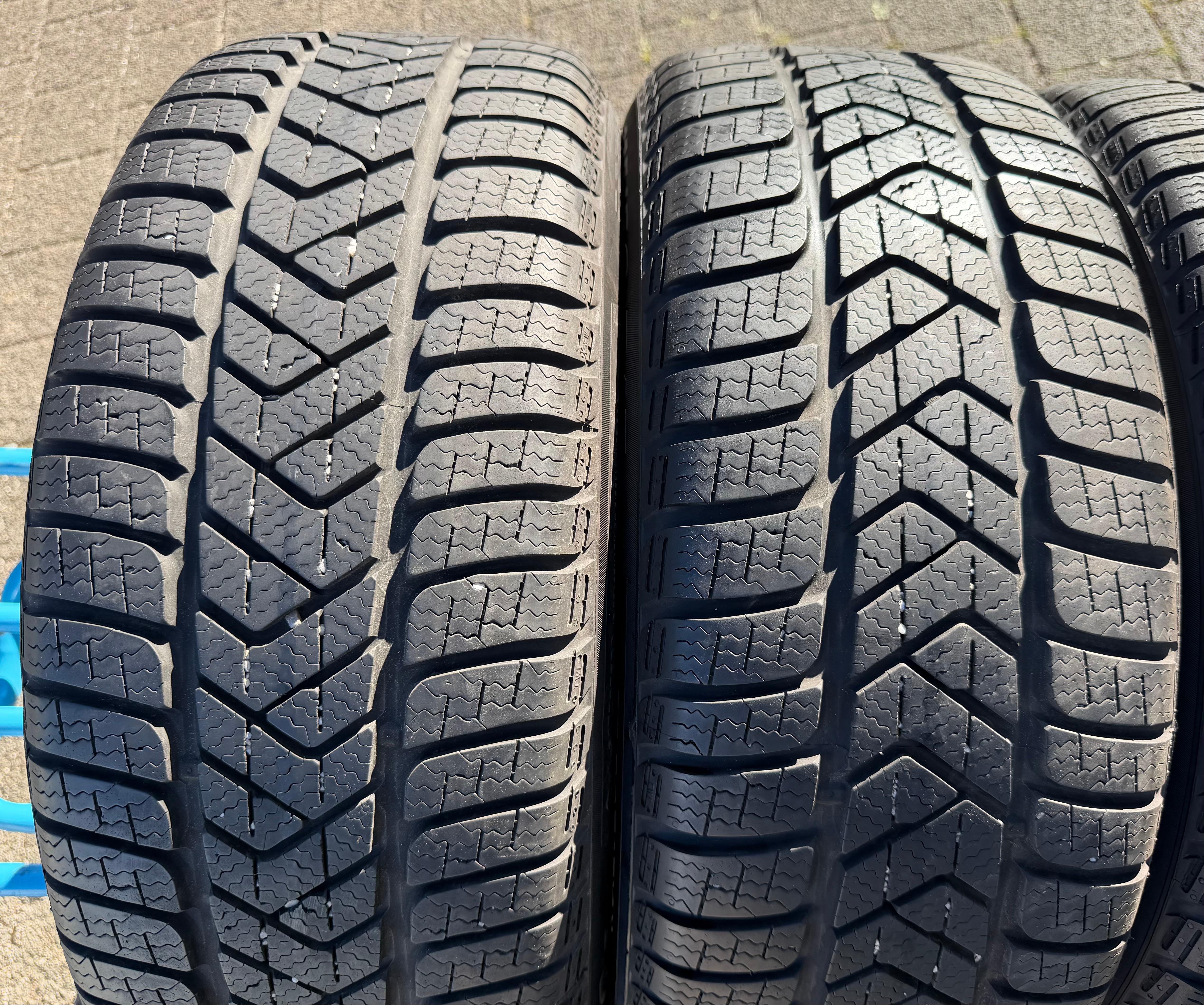 4 Alu 17" Winterräder Volvo S60 V60 V60 Cross Country S80 225/50R17 98H Pirelli