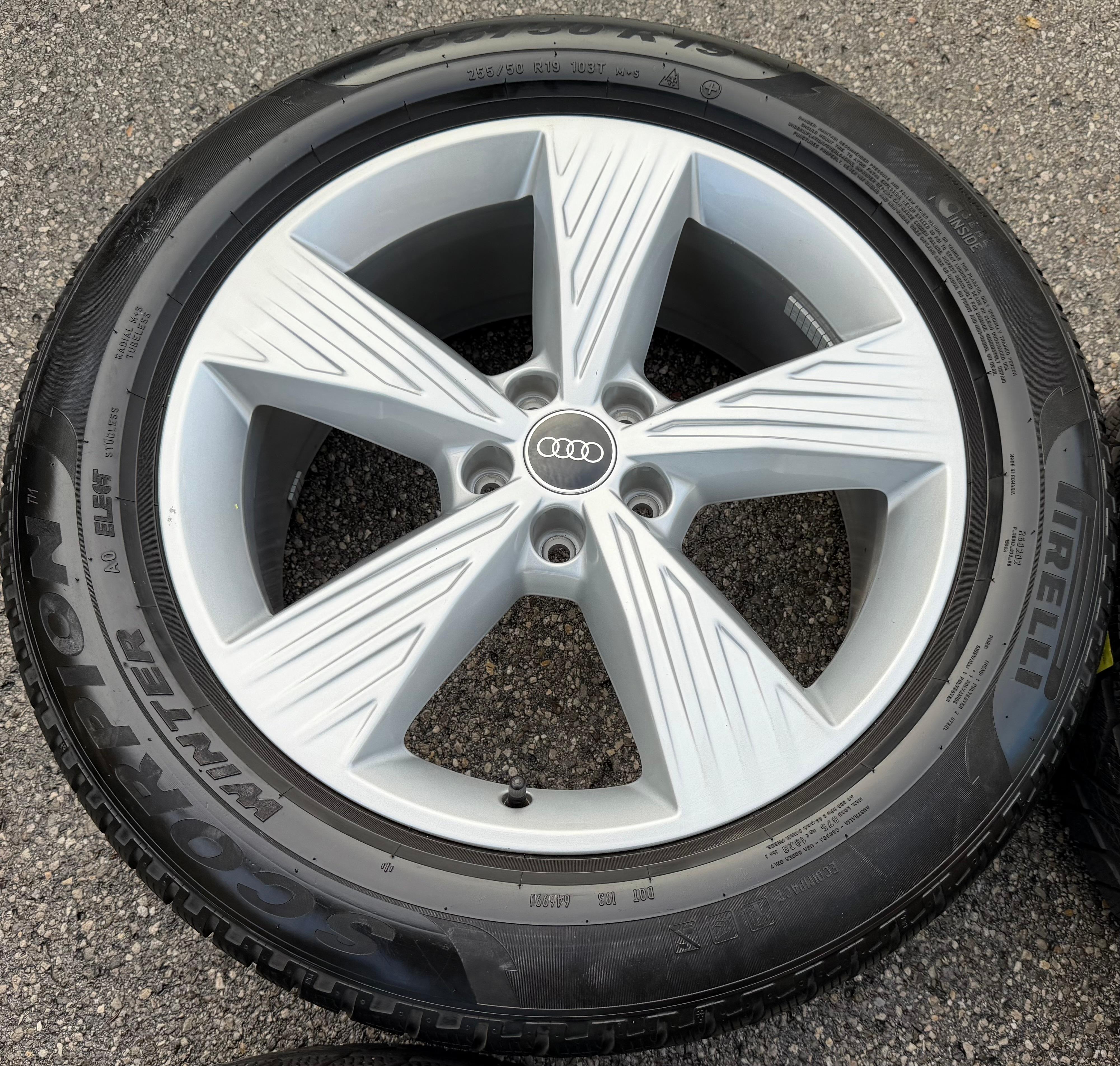 4 RUEDAS DE ALEACIÓN ORIGINALES DE 19" PARA INVIERNO AUDI Q4 E-TRON 235/55R19 101T 255/50R19 103T TOP