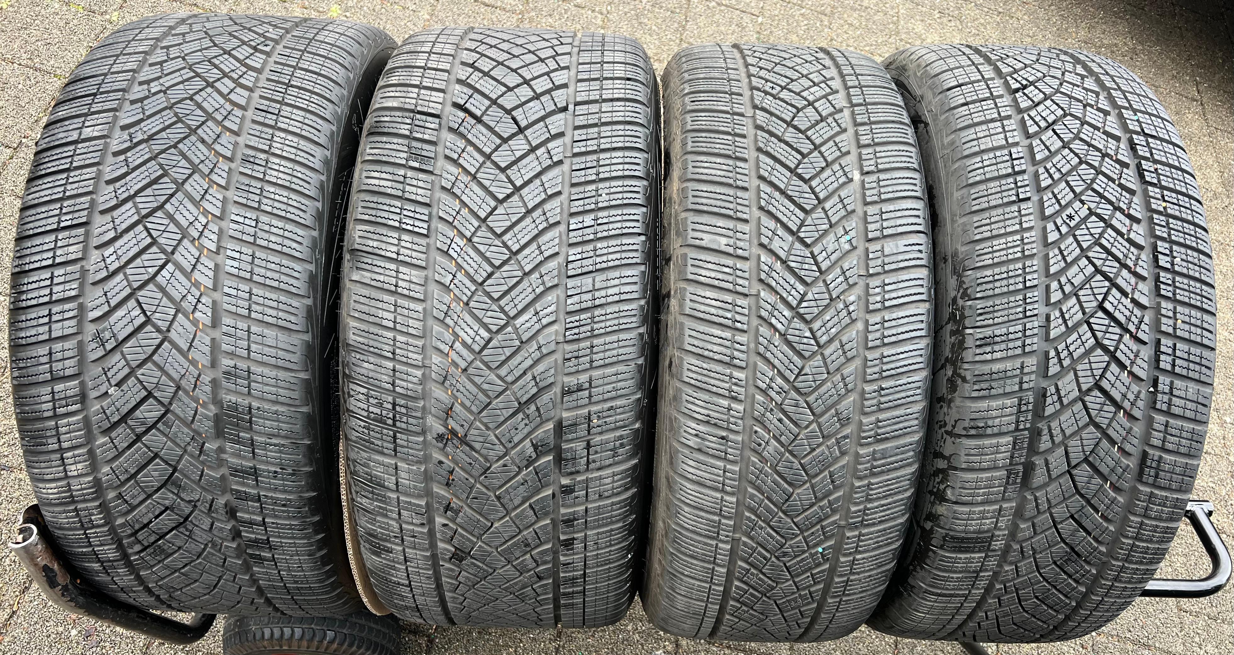 2 x 245/45R20 103V 2 x 285/40R20 108V Winterreifen Goodyear Ultra Grip Performance GEN-1 7-7,5mm 2022/2024