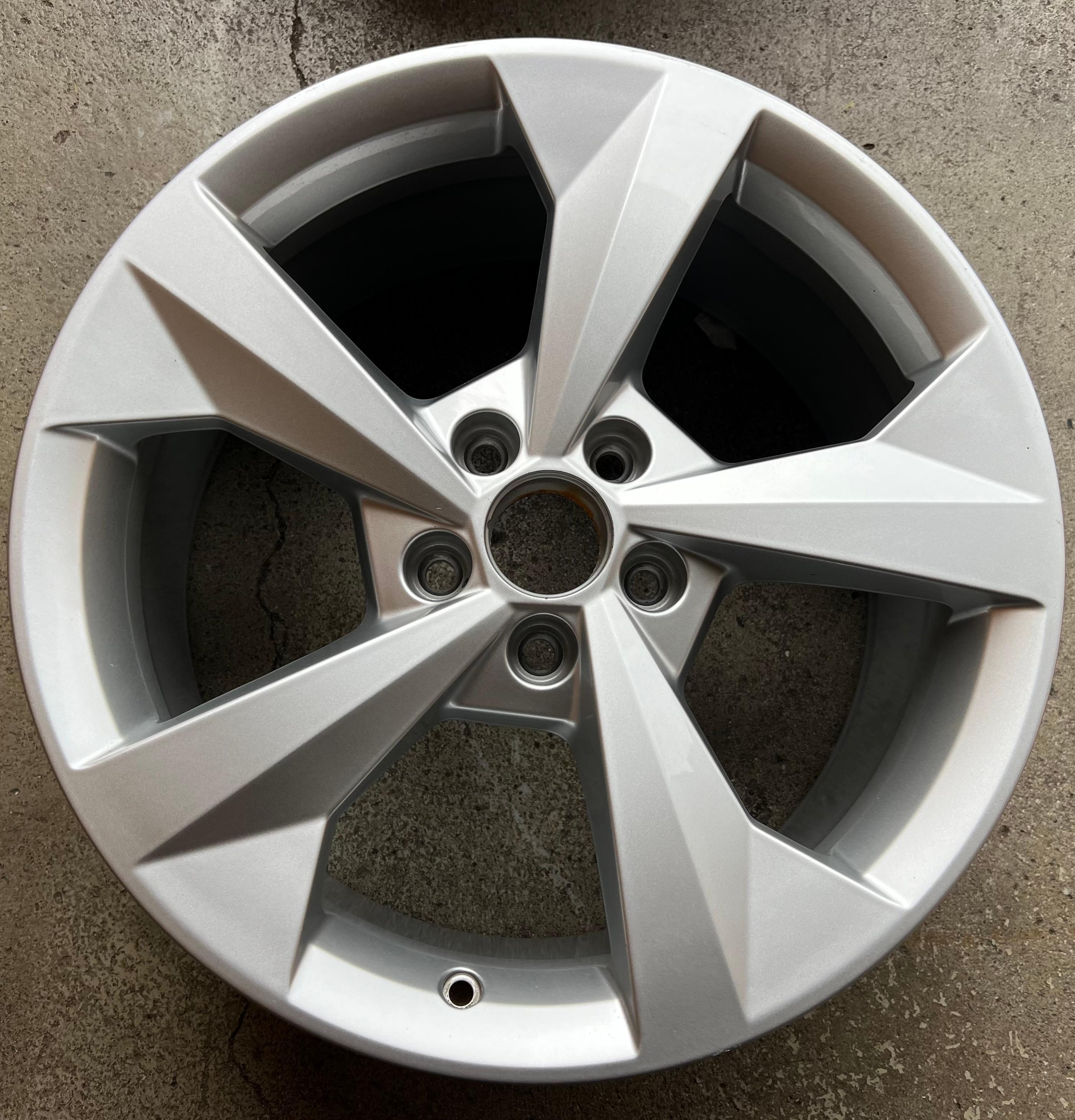 1 X ORIGINAL 18" ALUFELGE FELGE AUDI A3 S3 8Y 8Y0601025J 8x18 ET46 FREIHAUS