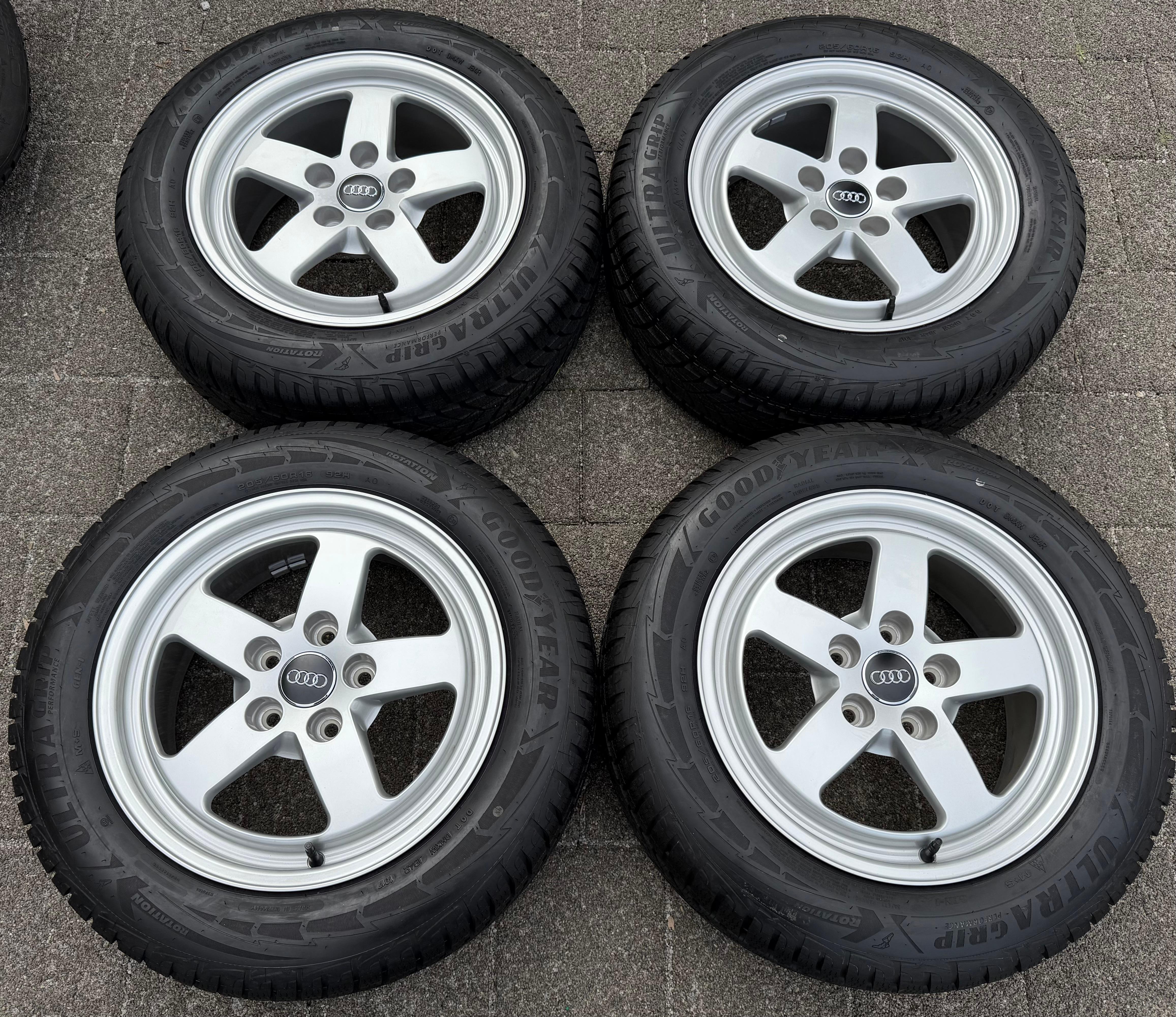 4 Original Alu Winterräder Audi A4 B9 8W 205/60R16 92H 8W0601025 Goodyear
