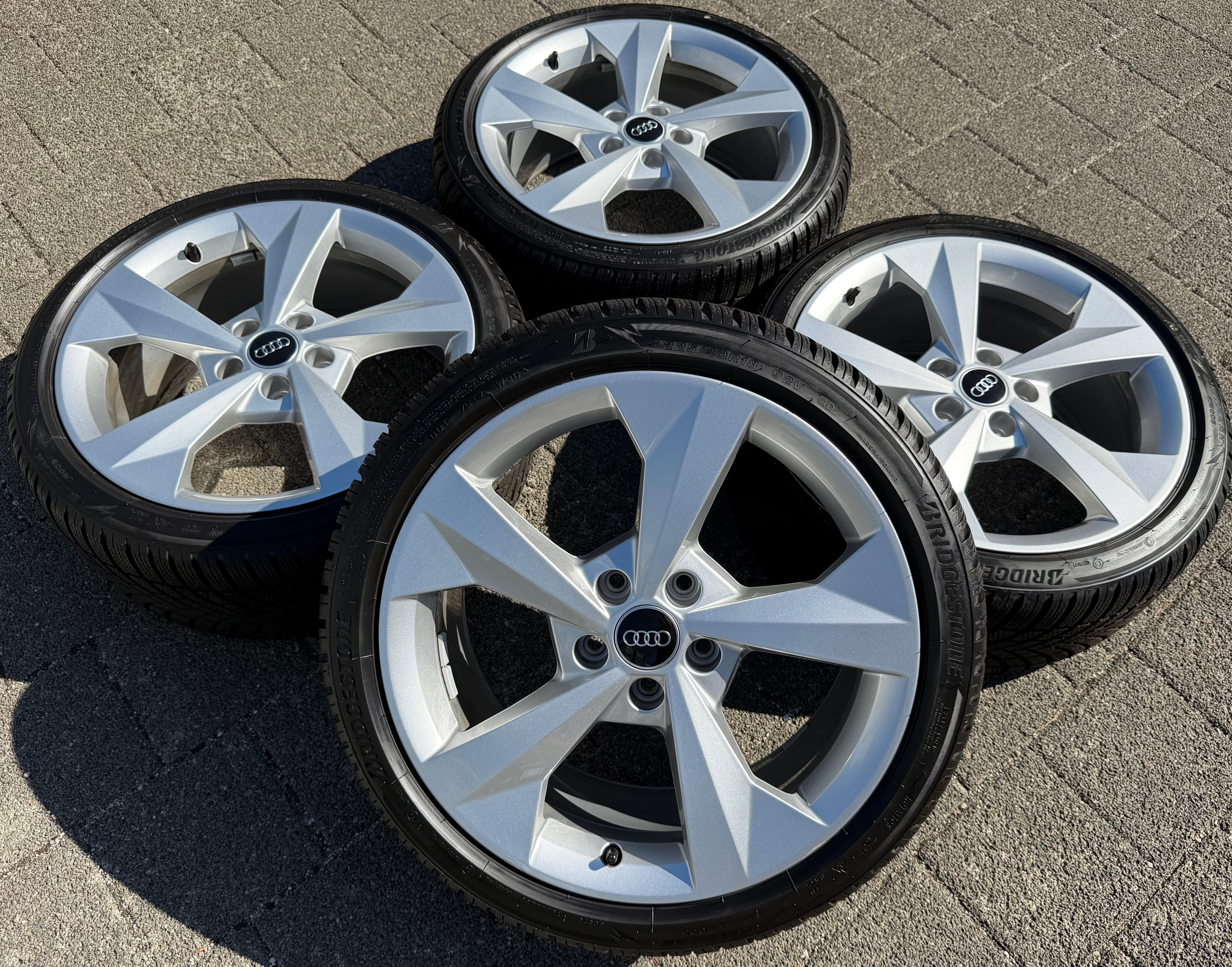 4 Original 18" Alu Winterräder Audi A3 S3 8Y 8Y0601025J 225/40R18 92V Bridgestone 2022