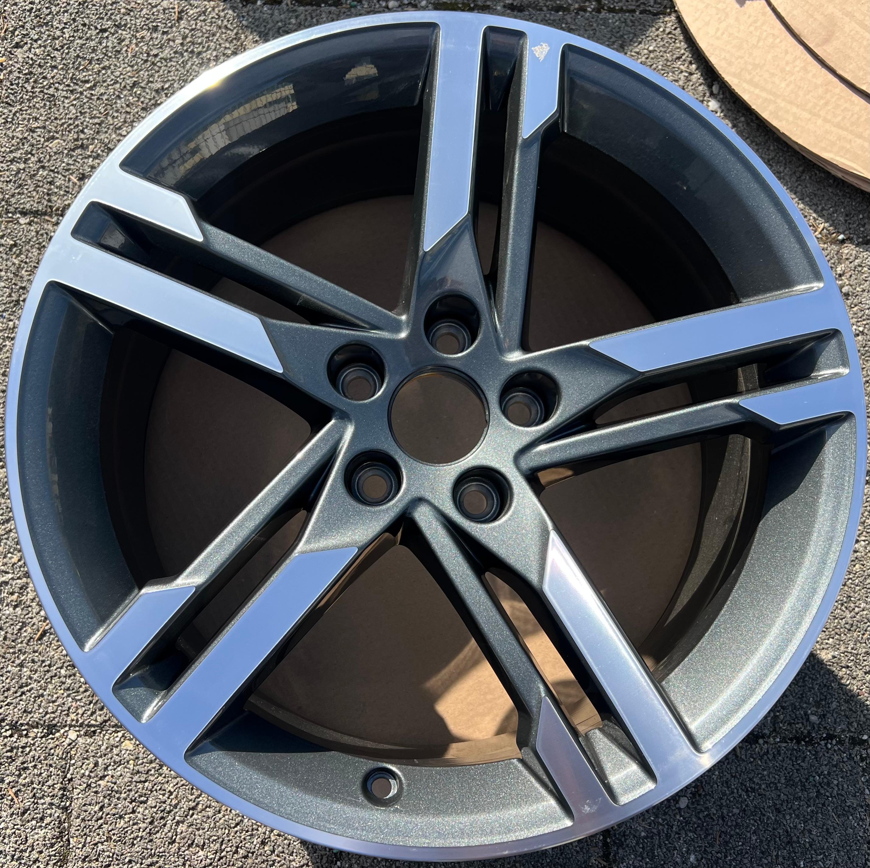 1 X ORIGINAL 18" ALUFELGE FELGE AUDI A4 8W 8W0601025M 8x18 ET40 FREIHAUS