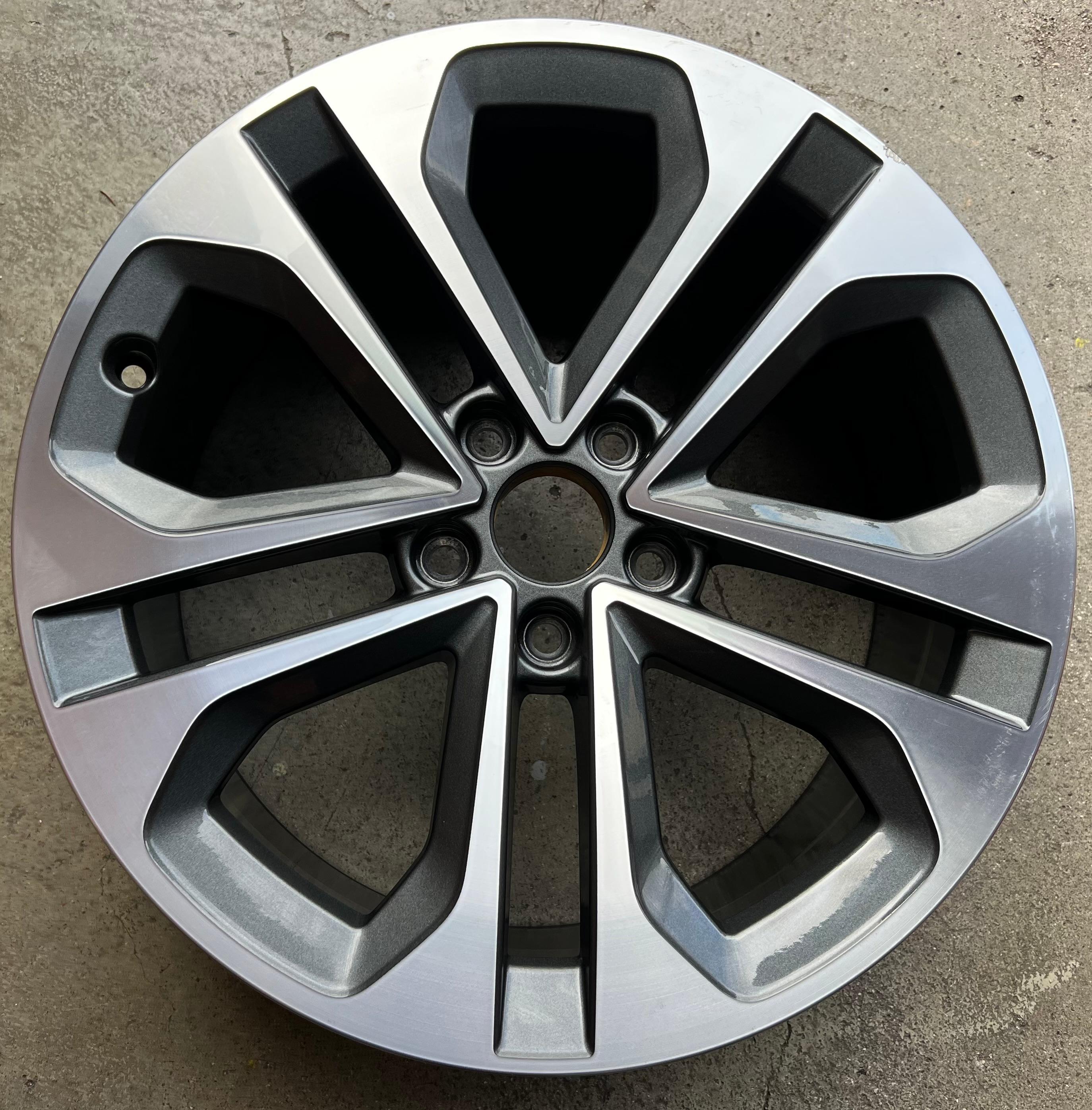 1 X ORIGINAL 18" ALUFELGE AUDI A3 S3 8Y 8Y0601025CE 8x18 ET46 FREIHAUS