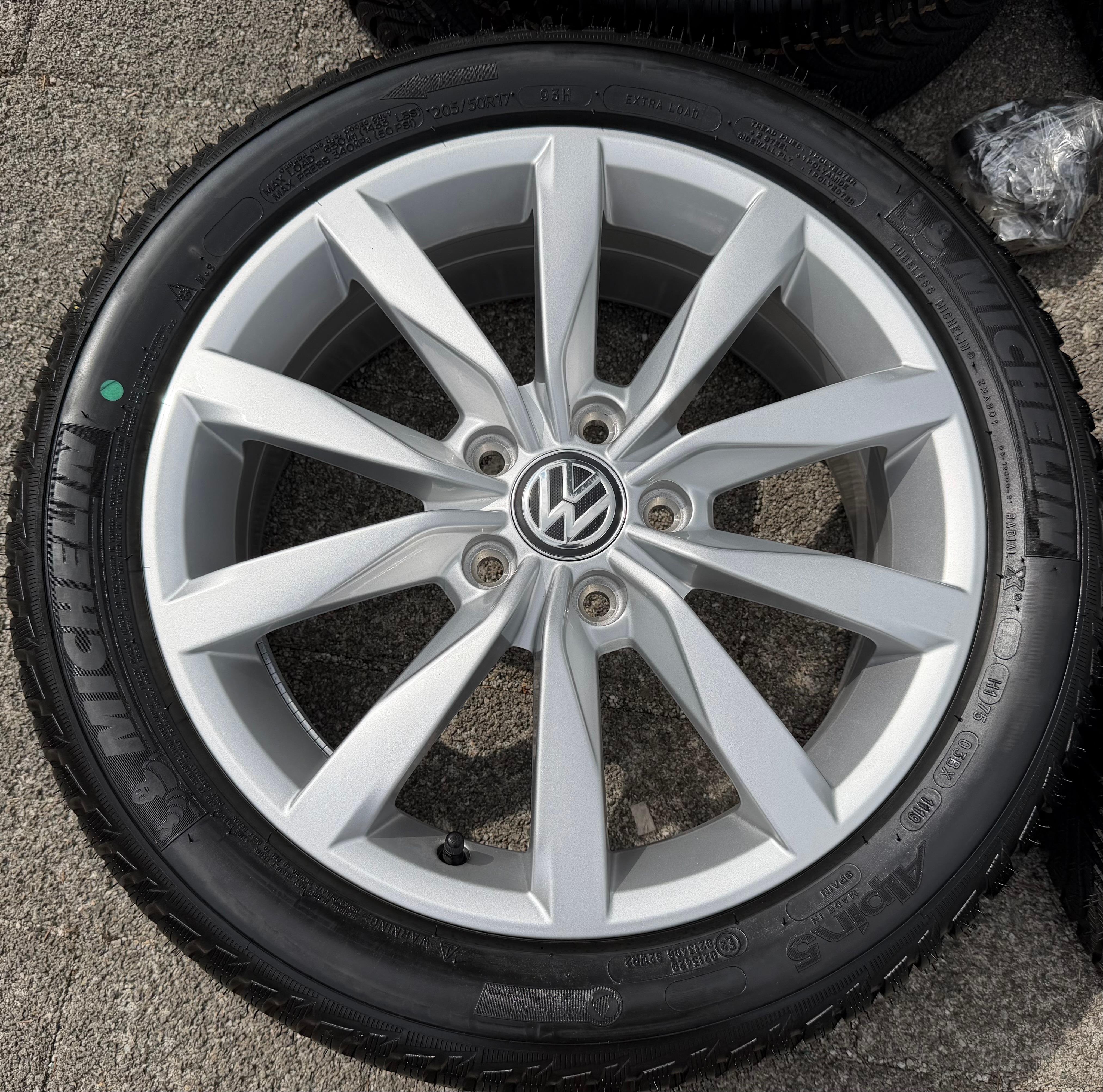 4 Original 17" Alu Winterräder VW Golf VII 7 AU 5G0601025K 205/50R17 93H Michelin