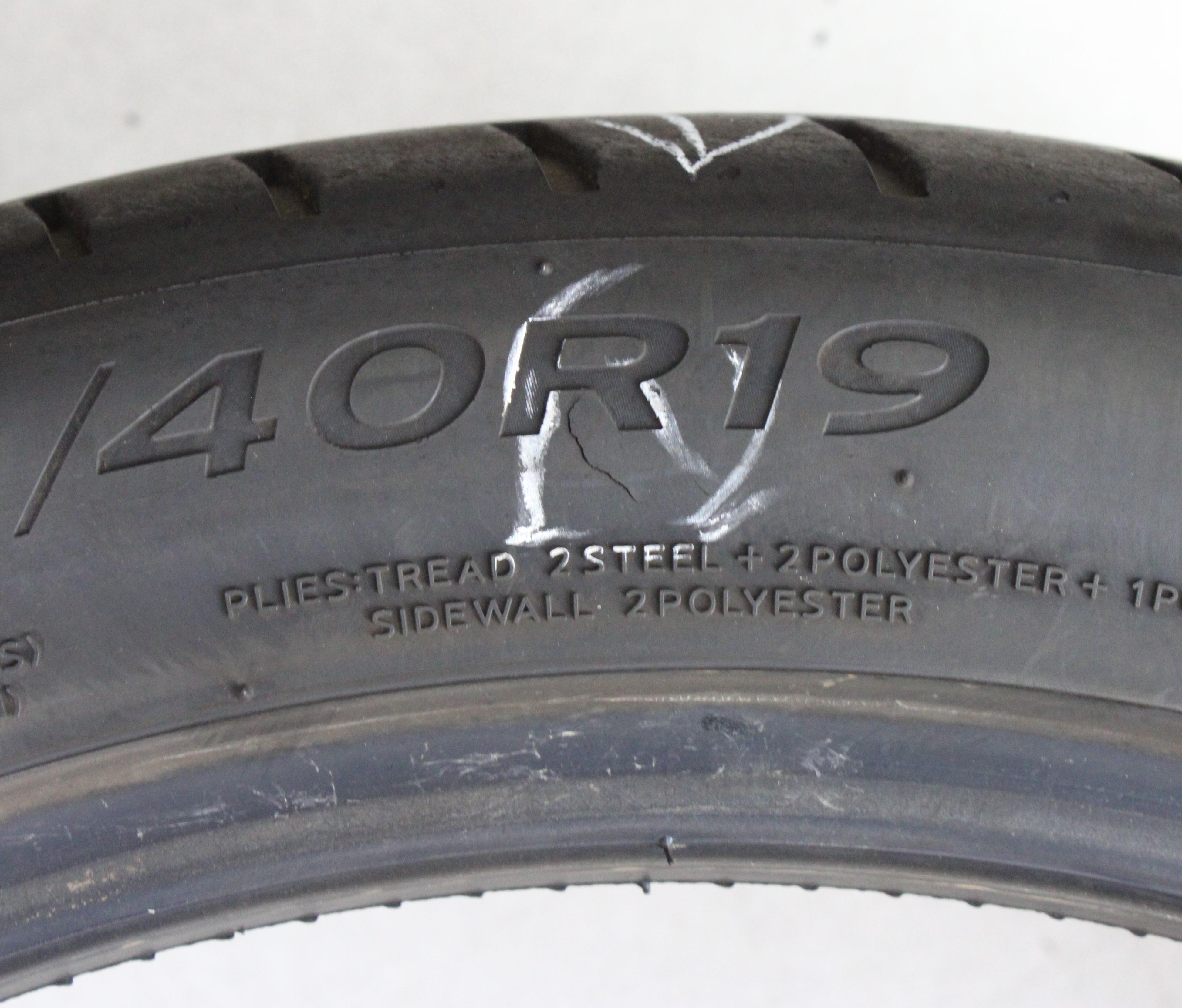4 x 235/40R19 96W Sommerreifen Hankook Ventus S1 Evo 3 TO 2x5mm/2x5,5-6mm 2021 Silent