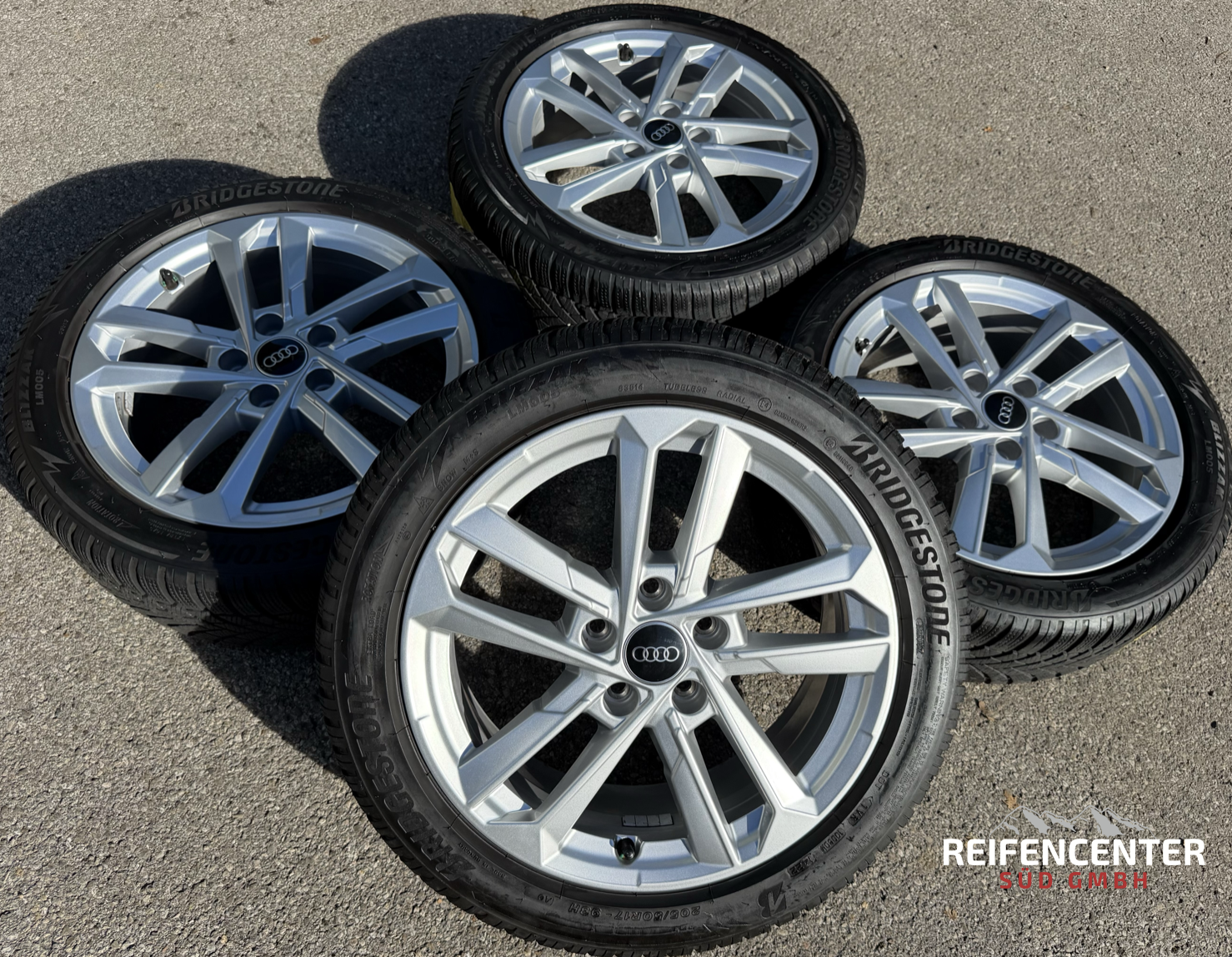4 ruedas de invierno de aleación originales de 17" para Audi A3 S3 8Y 8Y0601025L 205/50R17 93H Bridgestone