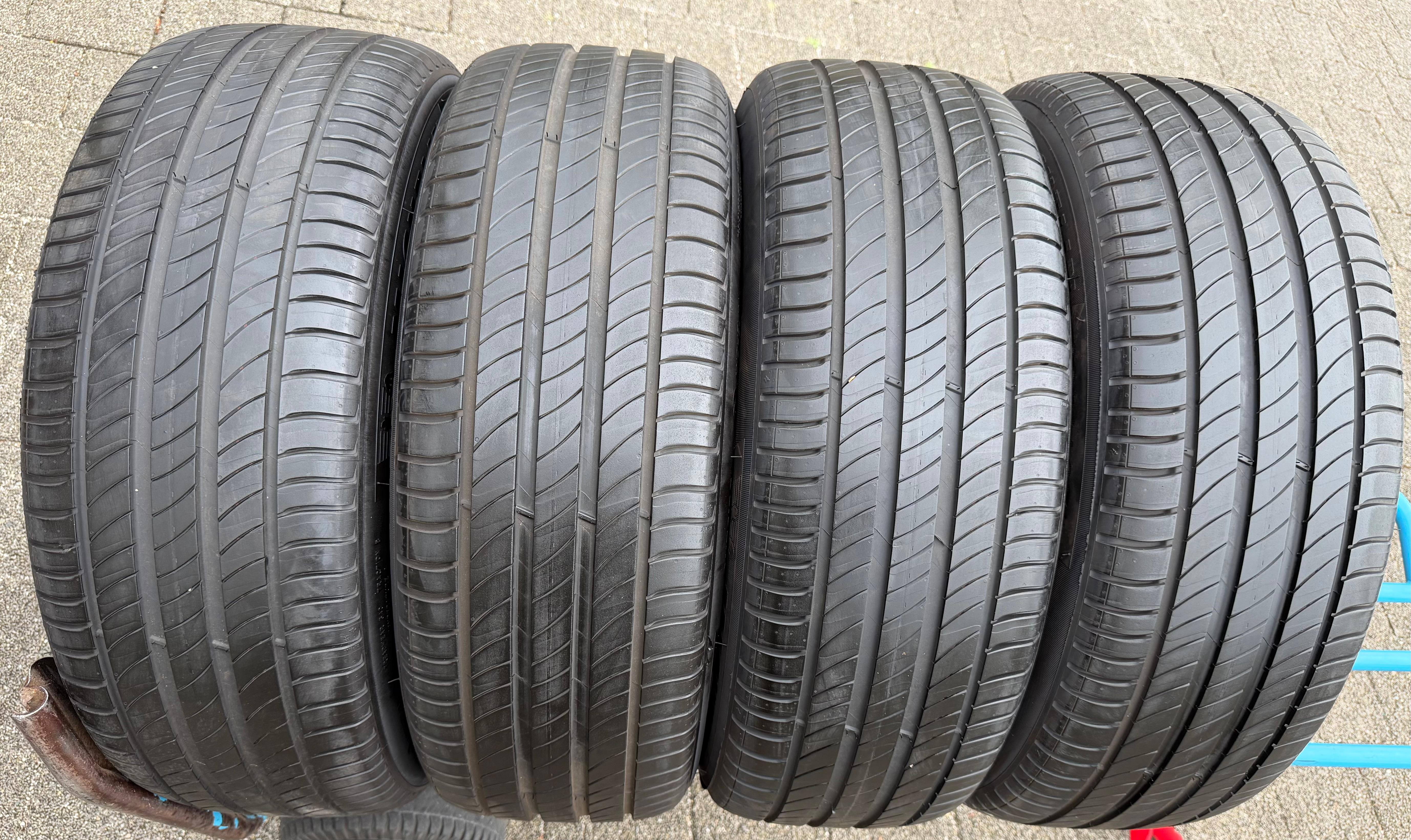 4 Original 18" Alu Sommerräder Audi Q3 F3 83A 83A601025H 235/55R18 100V Michelin
