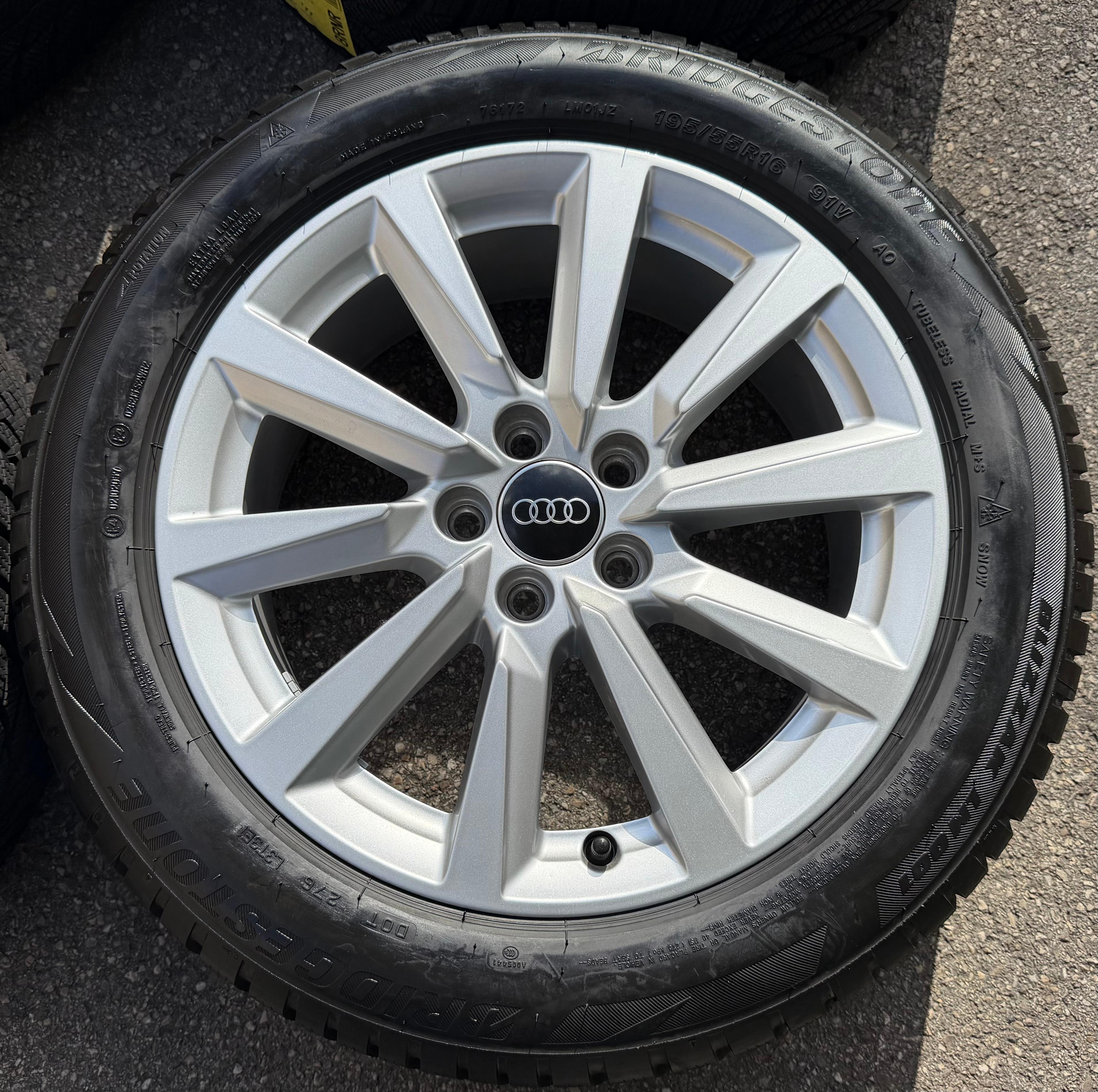 4 ruedas de invierno de aleación originales Audi A1 GB 82A601025C 195/55R16 91V Bridgestone 2024