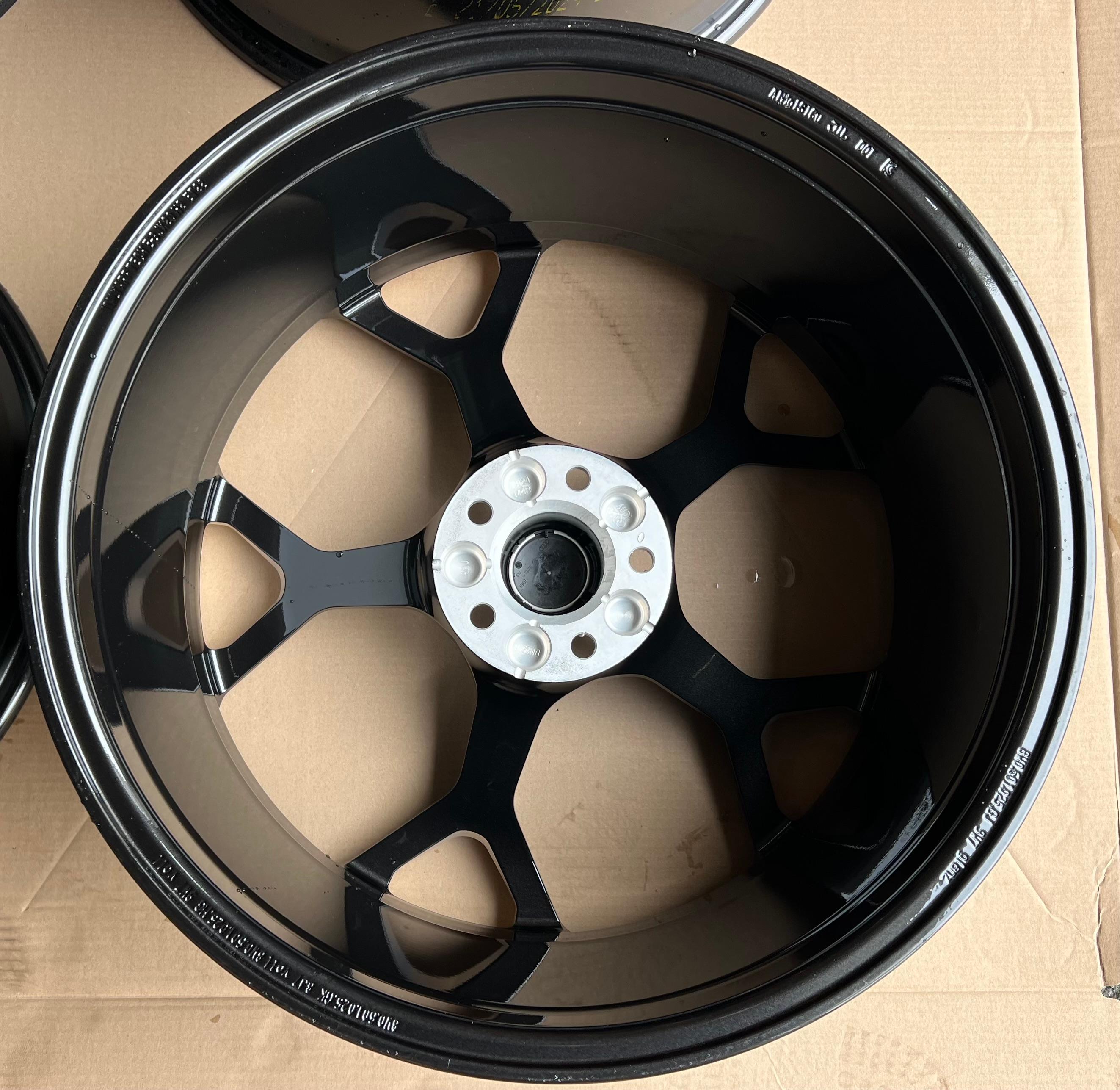 4 ORIGINAL 20" ALUFELGEN FELGEN AUDI A5 S5 RS5 A4 RS4 B9 8W 8W0601025GJ 9x20 ET22