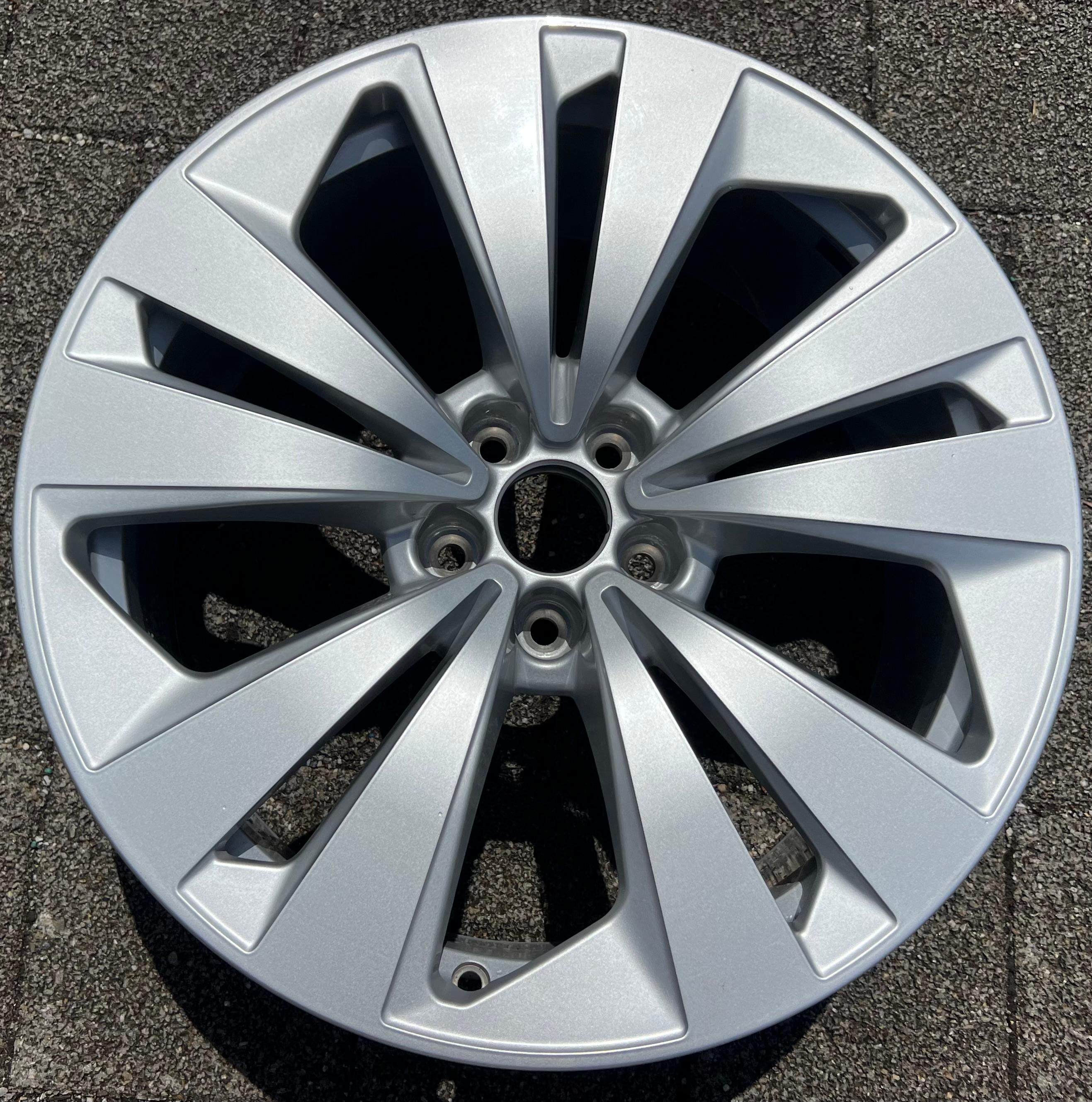 1 X ORIGINAL 19" ALUFELGE AUDI Q8 4M8601025 8,5x19 ET20 FELGE FREIHAUS