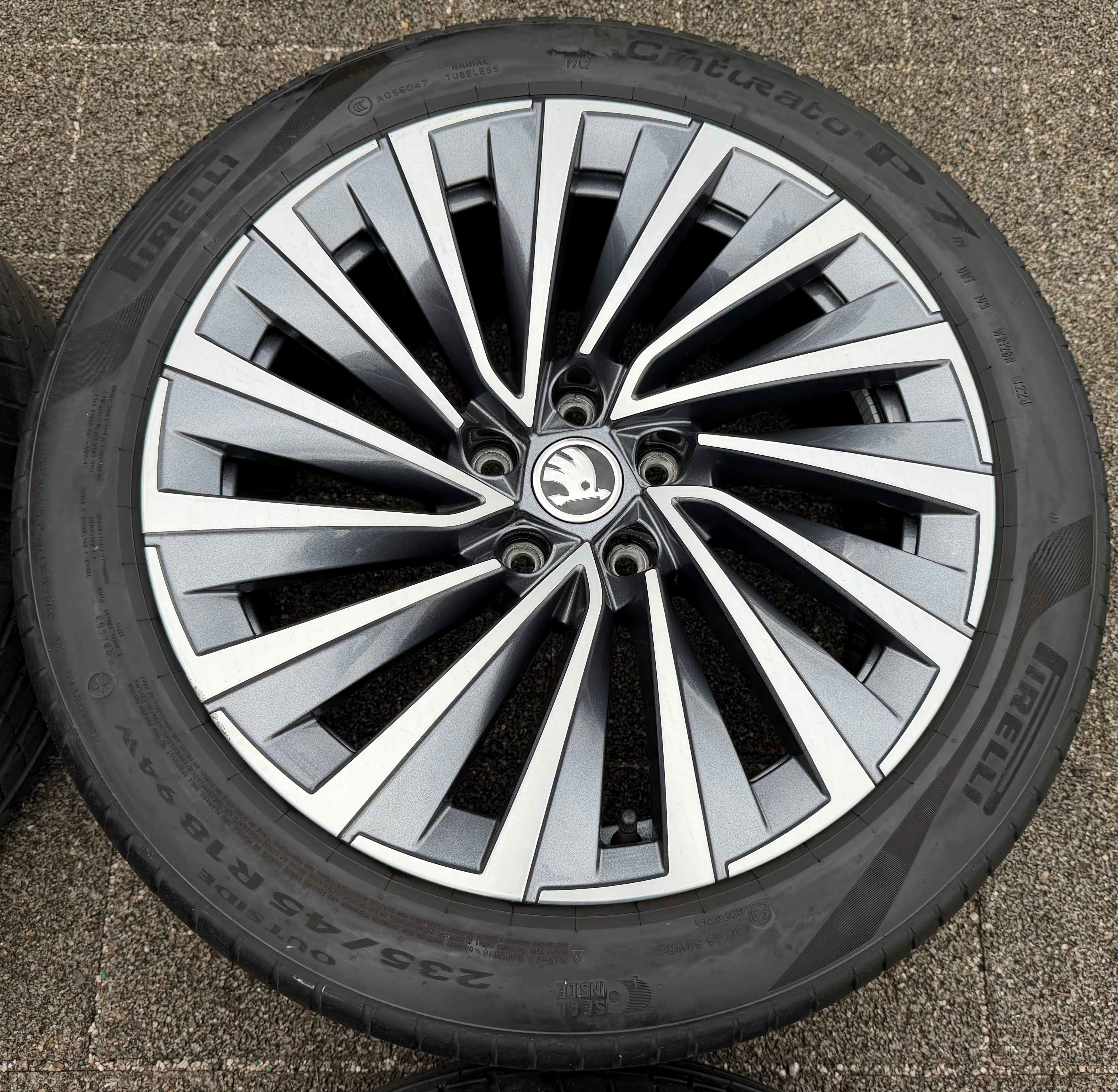 4 ruote estive originali in lega da 18" per Skoda Superb IV 4 B9 3P0601025F 235/45R18 94W