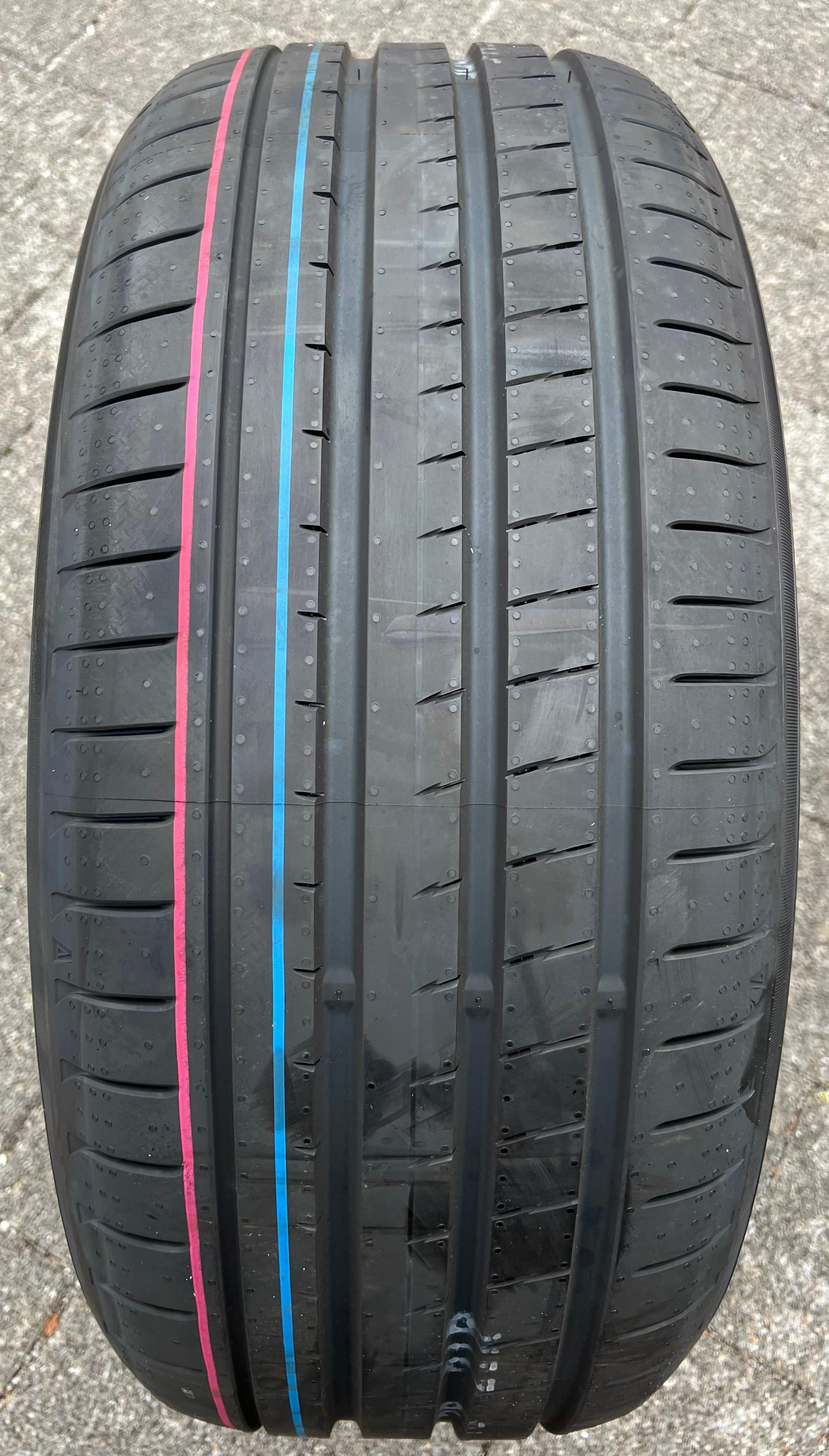 1 x 245/50R19 105Y pneu été Yokohama Advan Sport V107 NEUF 2022 *