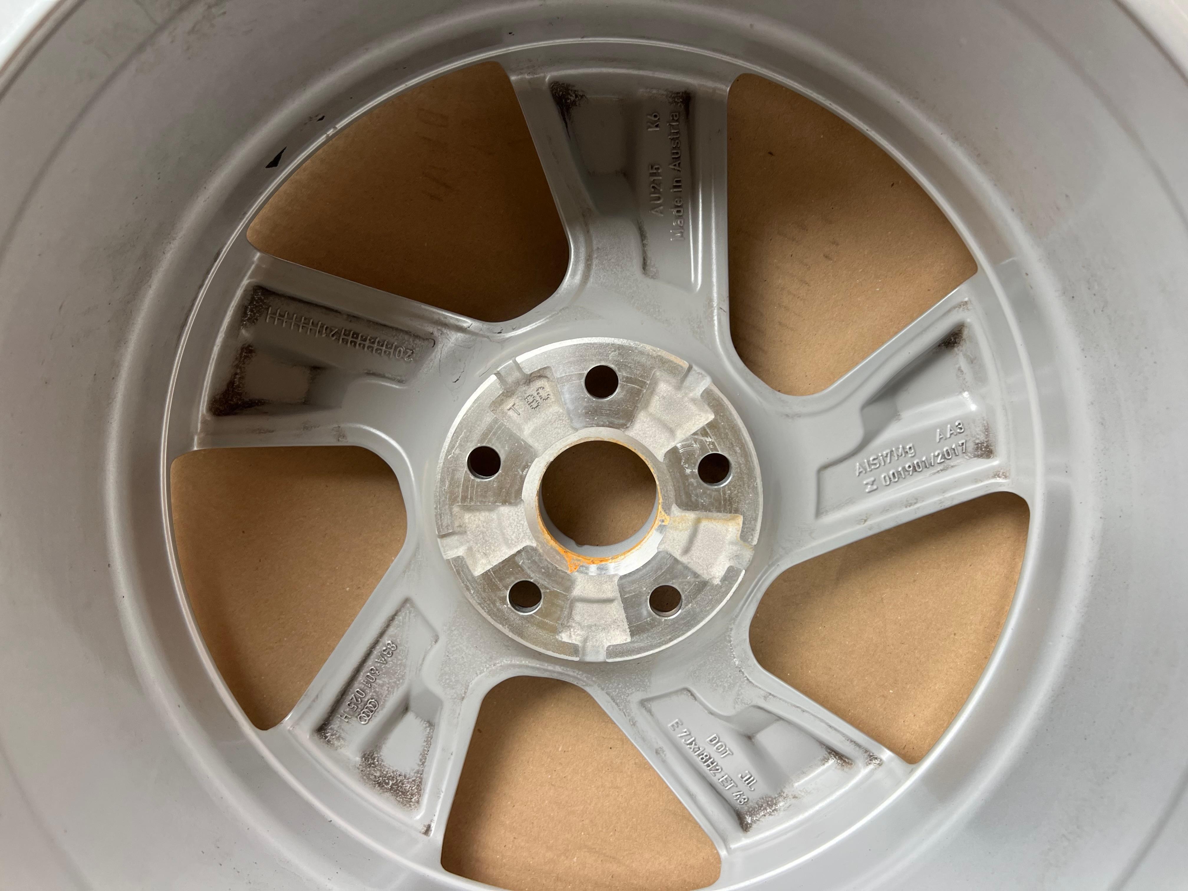 1 X CERCHIO IN LEGA ORIGINALE DA 18" AUDI Q3 F3 83A601025H 7x18 ET43 CERCHIO FREIHAUS